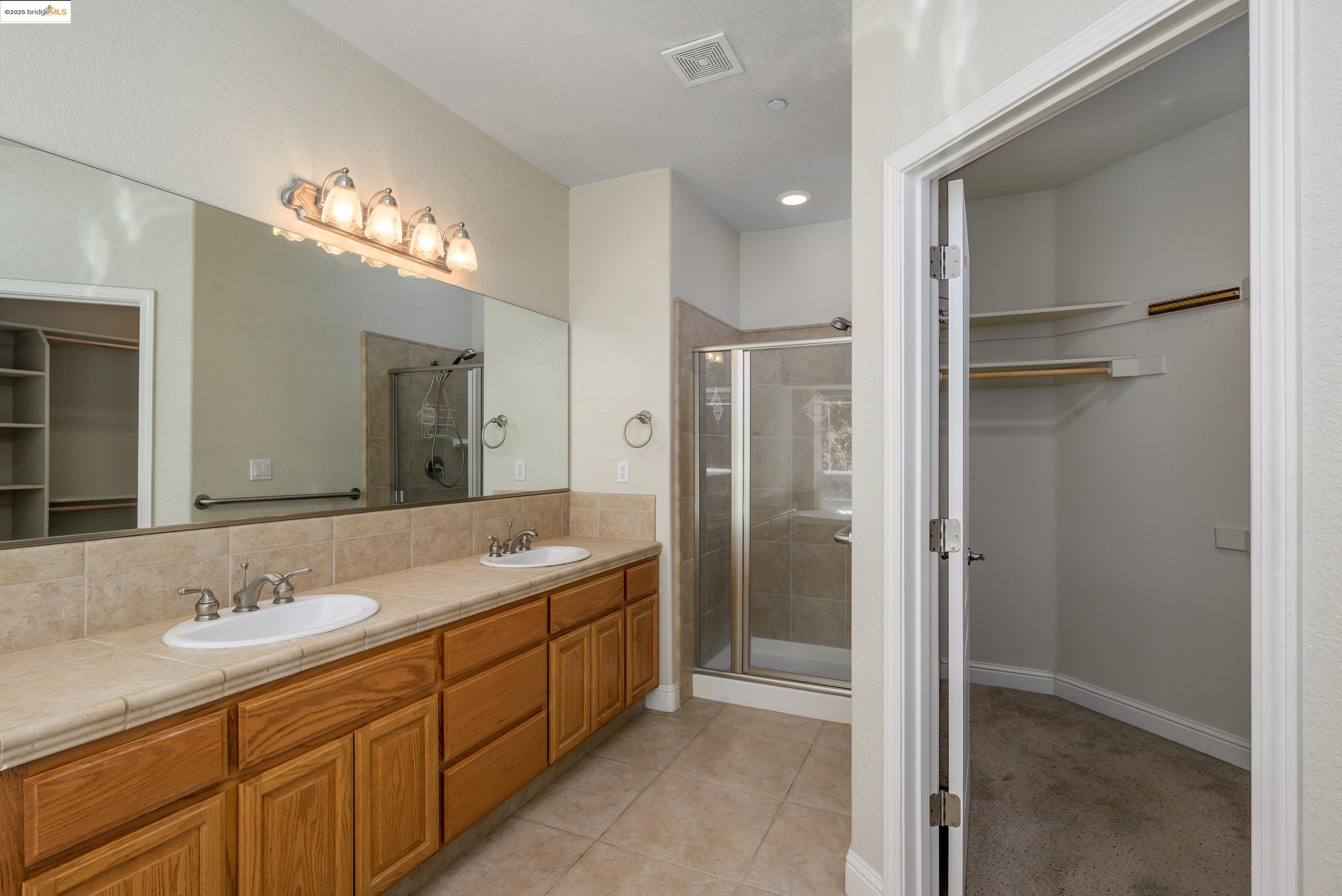 Detail Gallery Image 14 of 25 For 20245 N Tuolumne Rd, Tuolumne,  CA 95379 - 3 Beds | 3 Baths