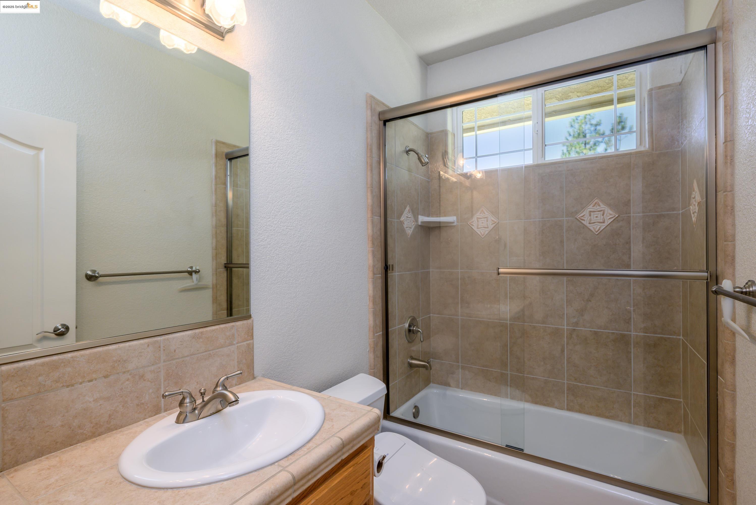 Detail Gallery Image 19 of 25 For 20245 N Tuolumne Rd, Tuolumne,  CA 95379 - 3 Beds | 3 Baths