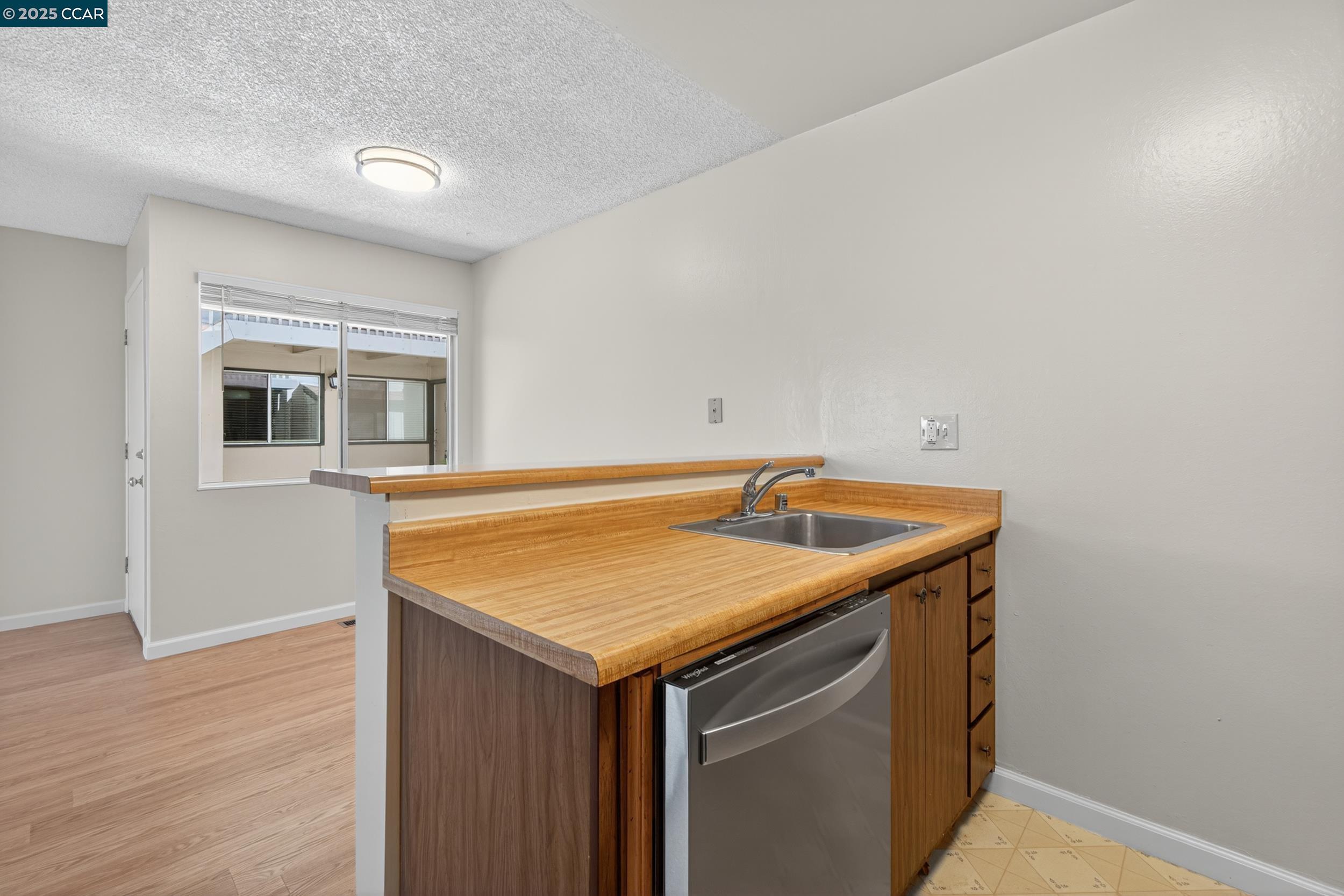 Photo #8: 41106945 Listing: Photo #8