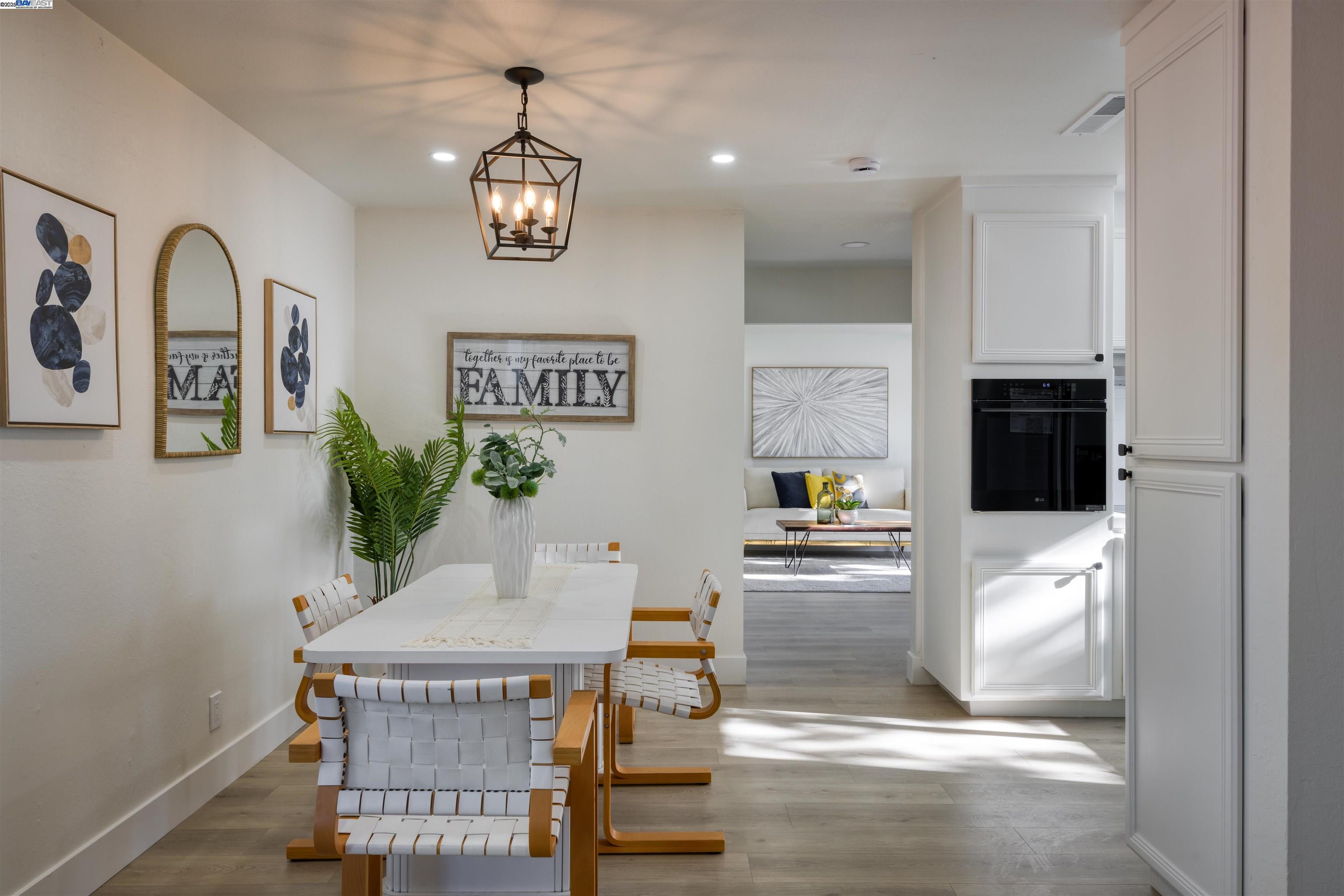 Detail Gallery Image 14 of 38 For 3616 Glacier Ct, Pleasanton,  CA 94588 - 3 Beds | 2 Baths