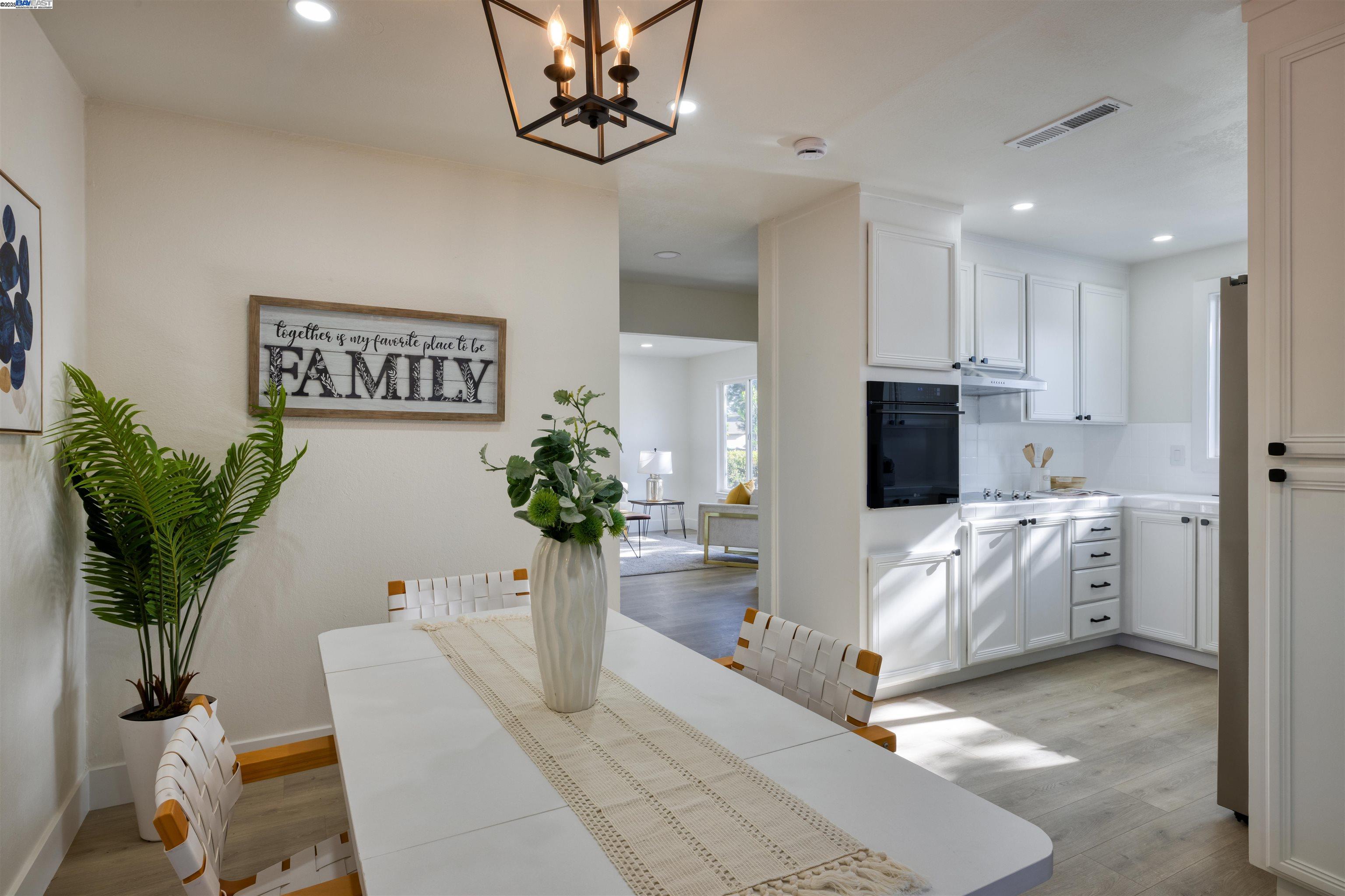 Detail Gallery Image 15 of 38 For 3616 Glacier Ct, Pleasanton,  CA 94588 - 3 Beds | 2 Baths