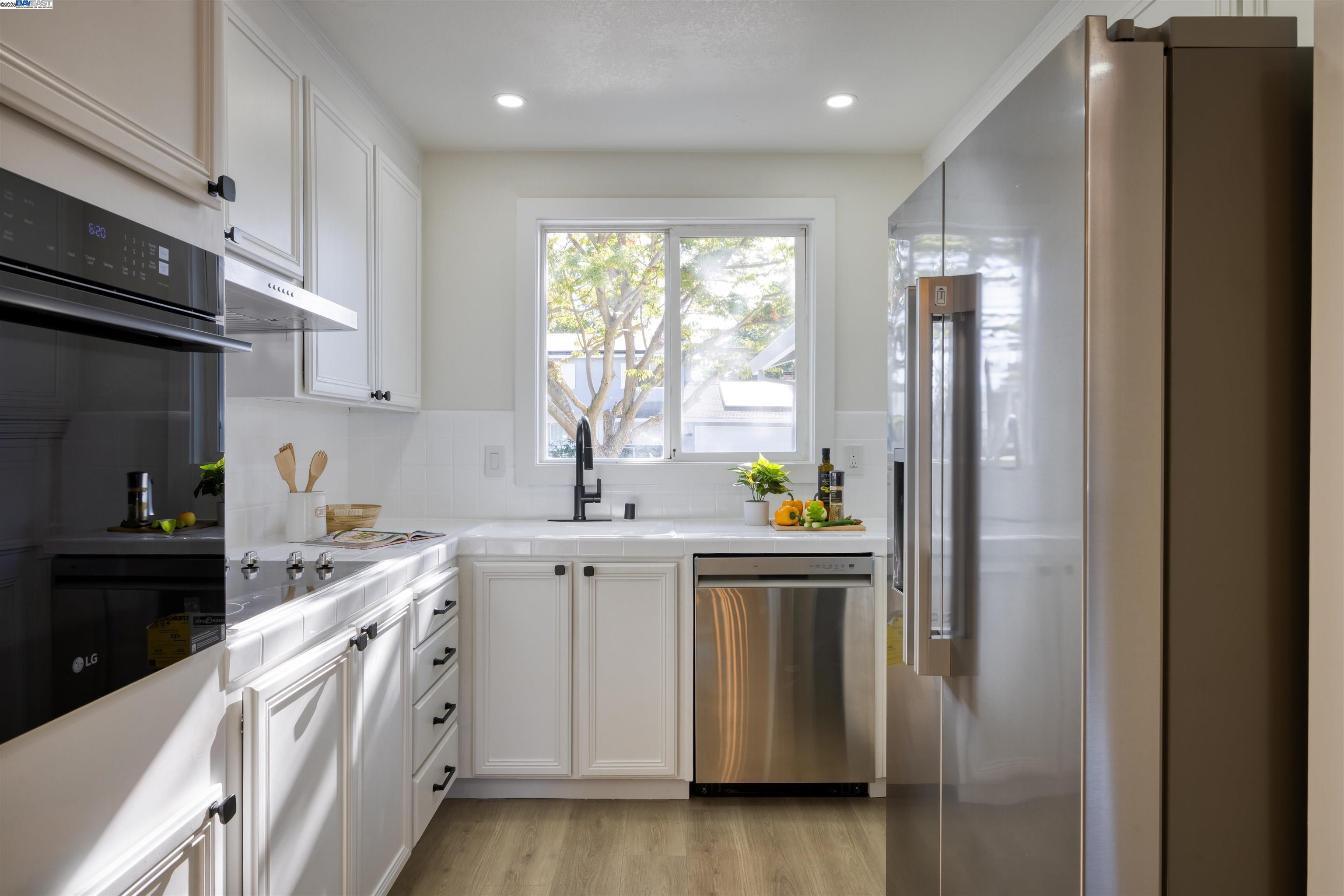 Detail Gallery Image 16 of 38 For 3616 Glacier Ct, Pleasanton,  CA 94588 - 3 Beds | 2 Baths