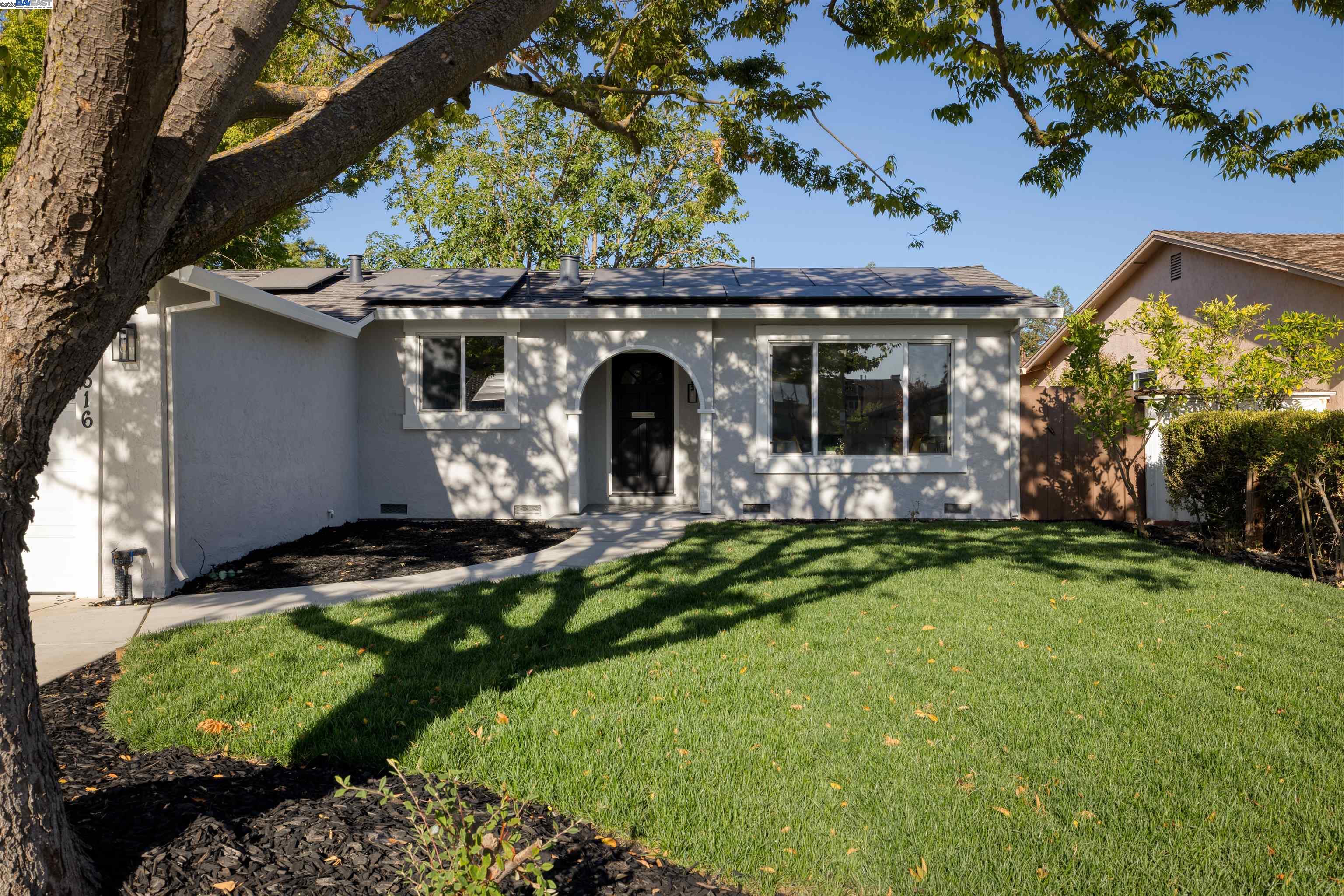 Detail Gallery Image 4 of 38 For 3616 Glacier Ct, Pleasanton,  CA 94588 - 3 Beds | 2 Baths