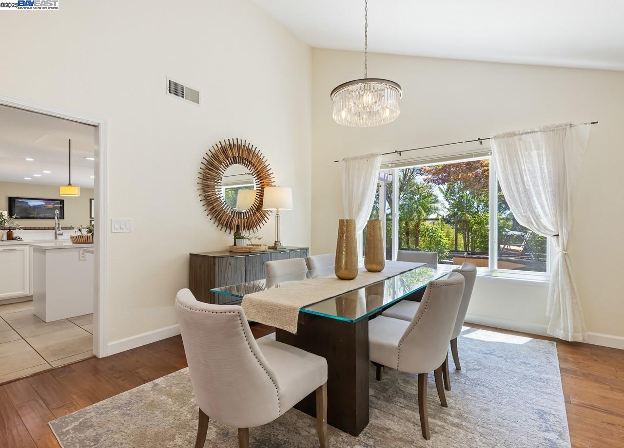 Detail Gallery Image 12 of 59 For 1143 Cheshire Cir, Danville,  CA 94506 - 4 Beds | 3 Baths