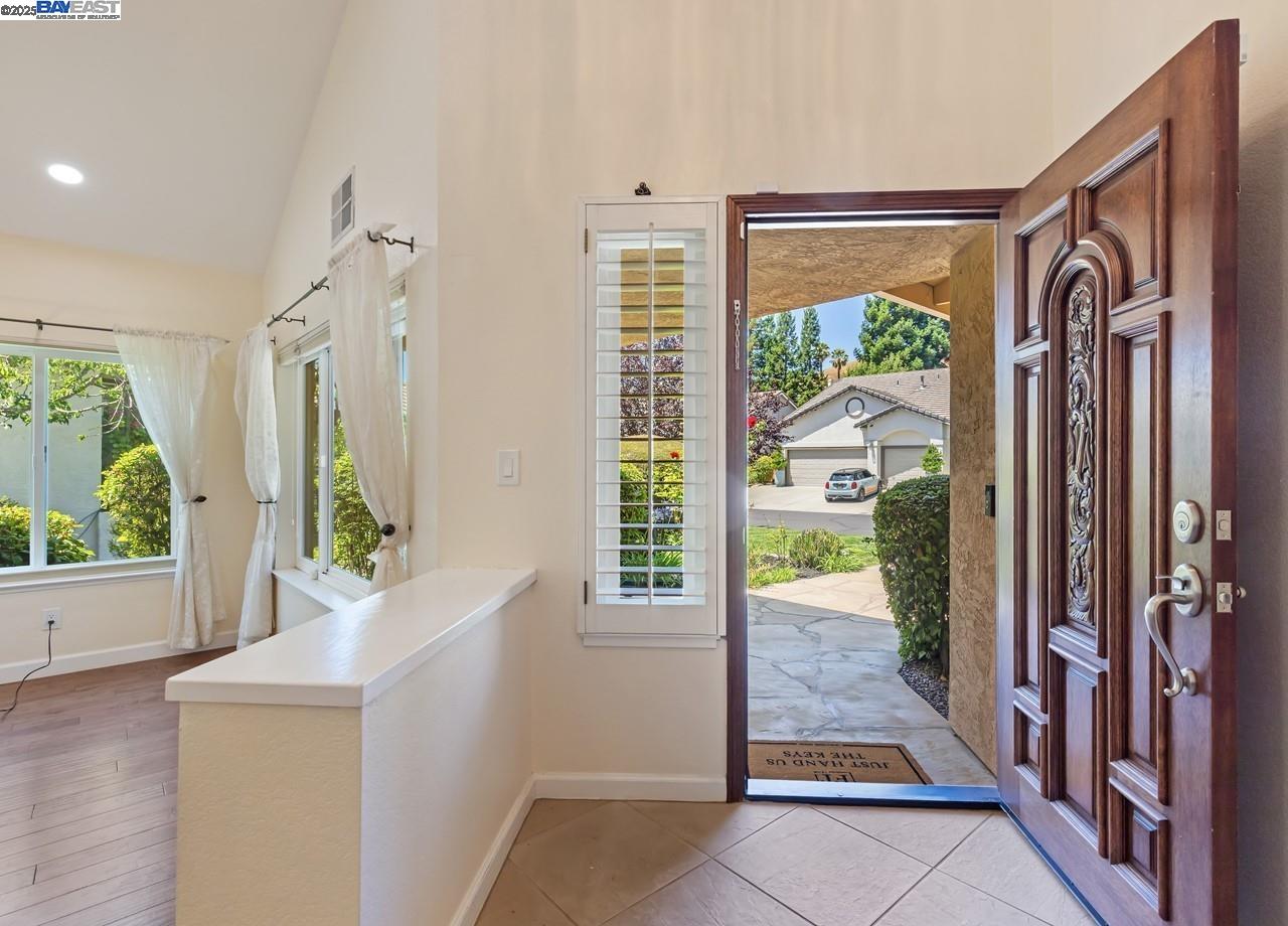 Detail Gallery Image 6 of 59 For 1143 Cheshire Cir, Danville,  CA 94506 - 4 Beds | 3 Baths
