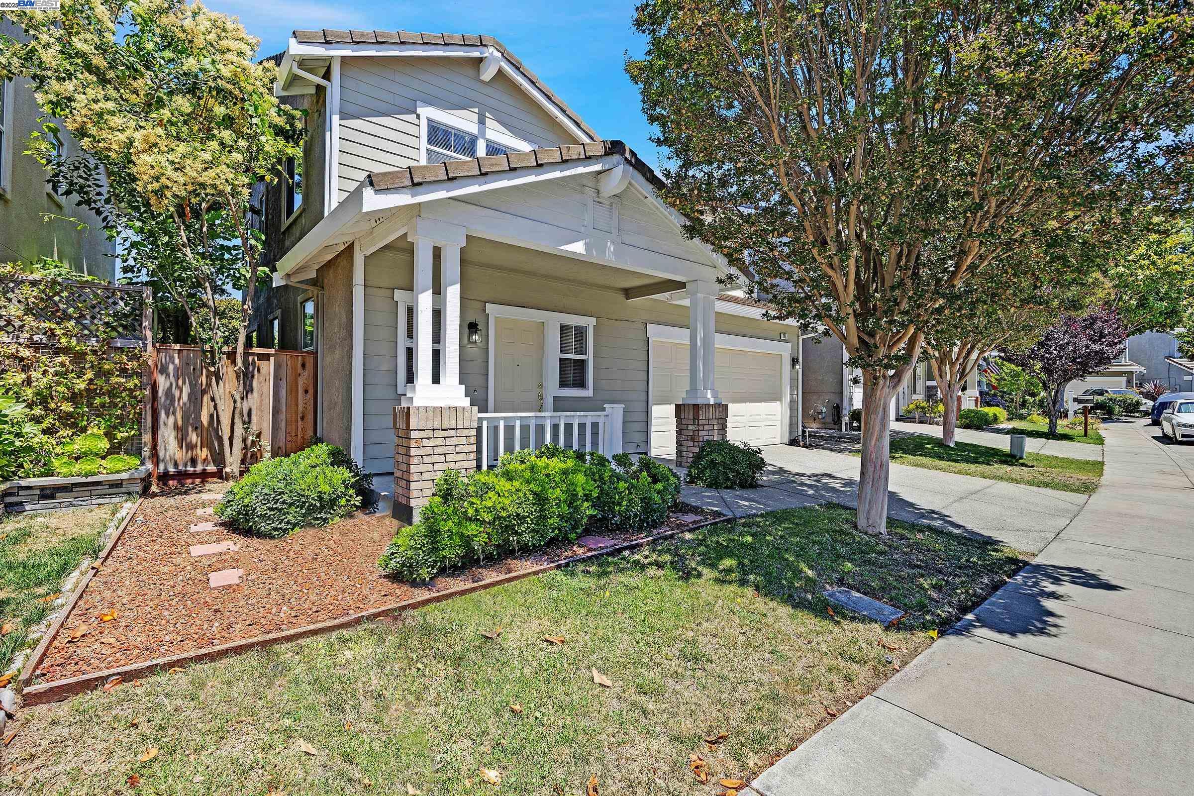 Detail Gallery Image 2 of 36 For 961 William Dr, San Lorenzo,  CA 94580 - 3 Beds | 2/1 Baths
