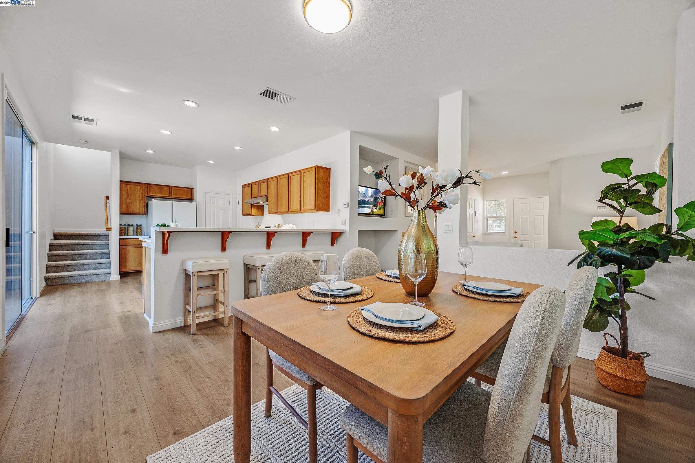 Detail Gallery Image 7 of 36 For 961 William Dr, San Lorenzo,  CA 94580 - 3 Beds | 2/1 Baths