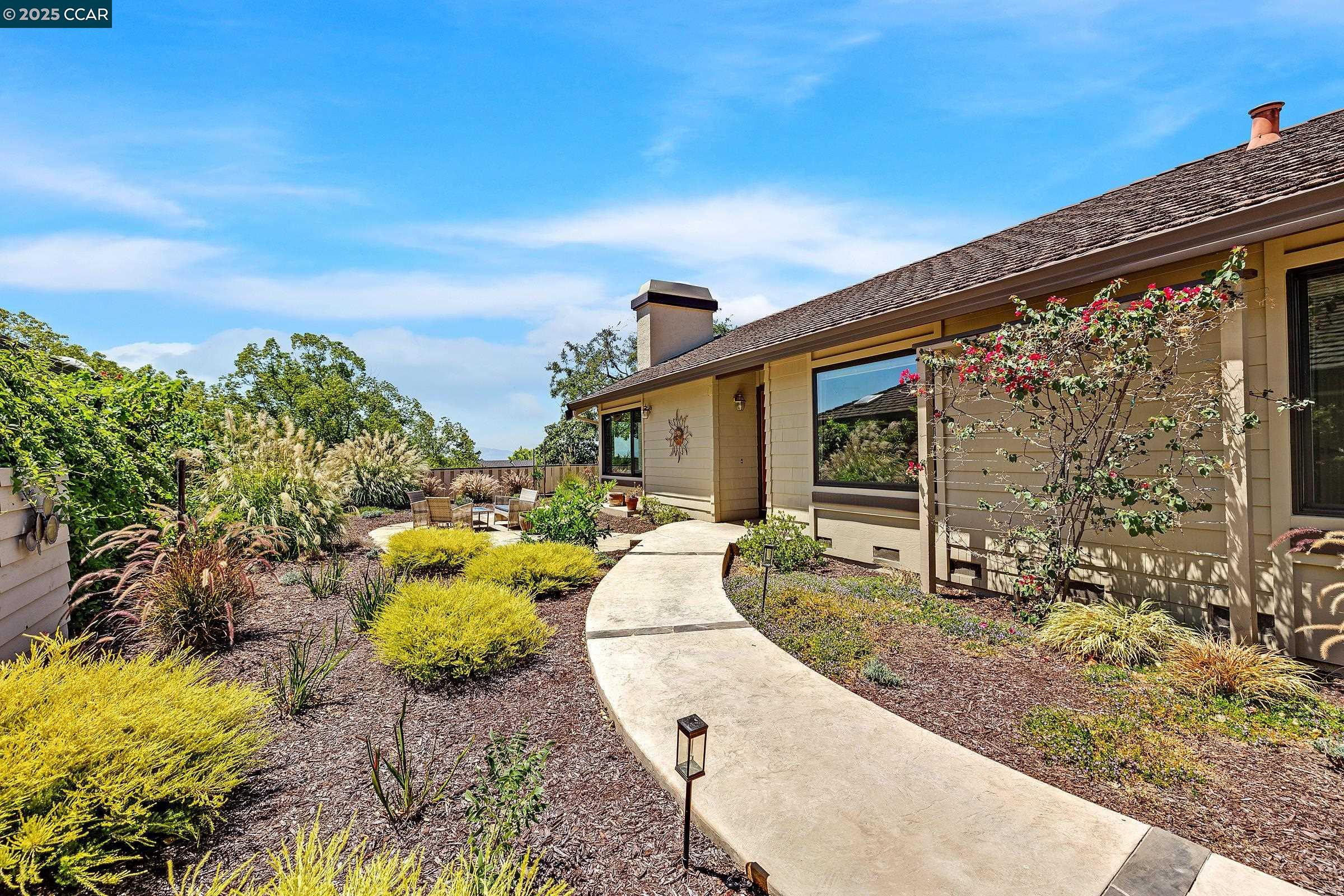 Detail Gallery Image 1 of 42 For 7111 via Portada, San Jose,  CA 95135 - 3 Beds | 2 Baths