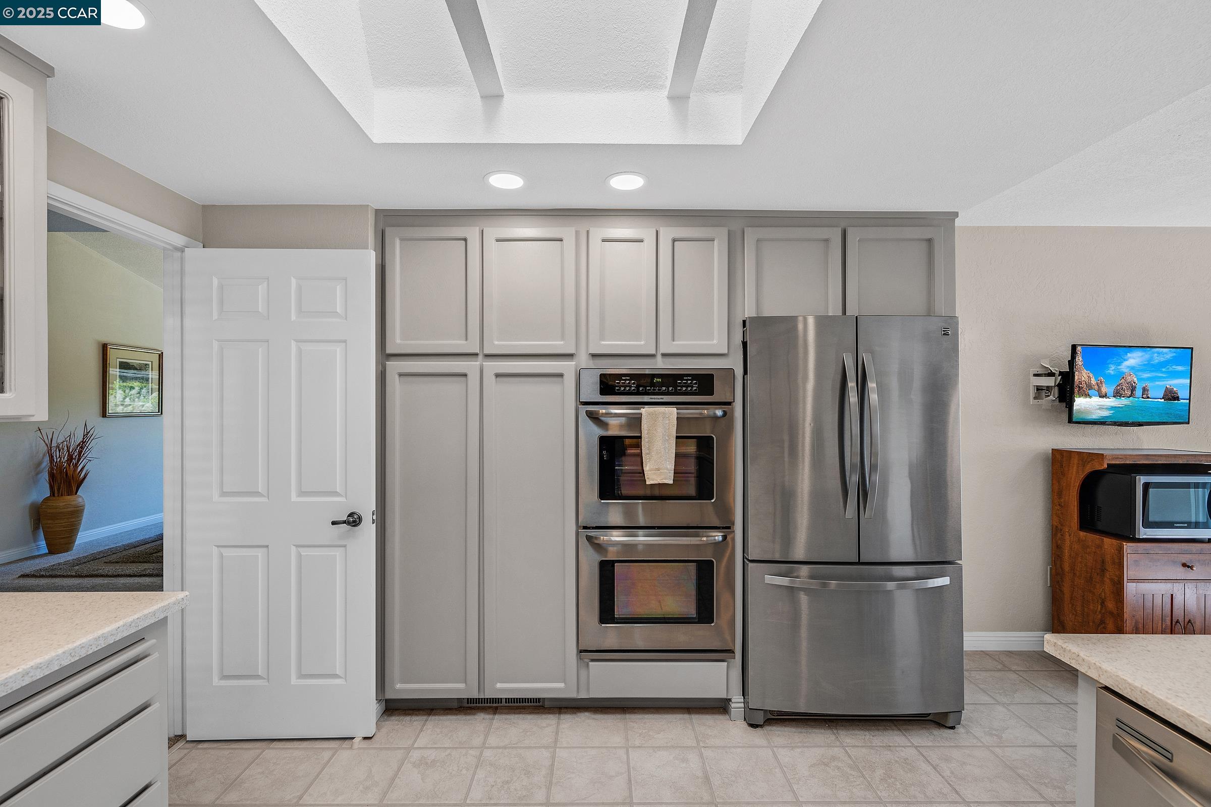 Detail Gallery Image 12 of 42 For 7111 via Portada, San Jose,  CA 95135 - 3 Beds | 2 Baths