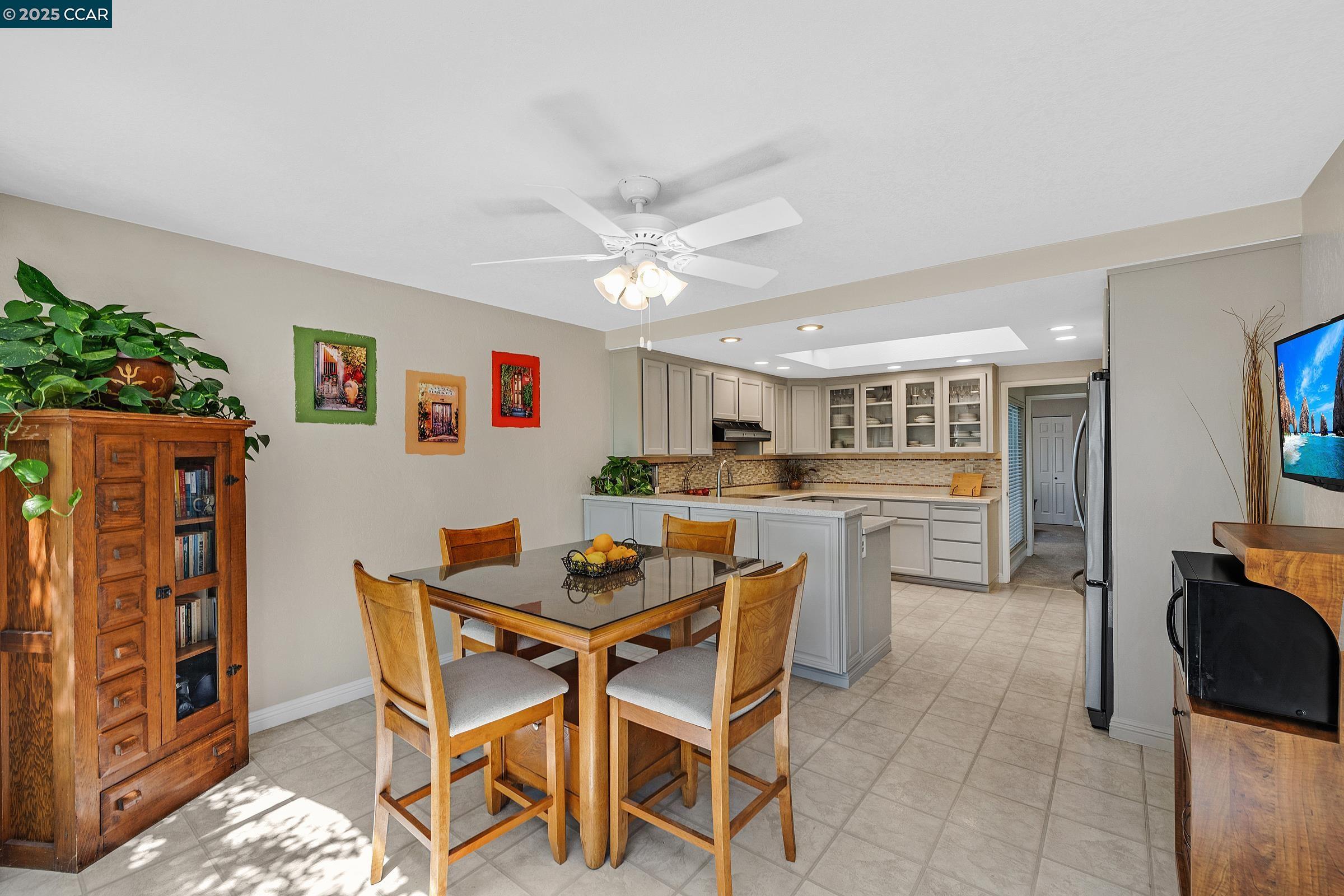Detail Gallery Image 10 of 42 For 7111 via Portada, San Jose,  CA 95135 - 3 Beds | 2 Baths