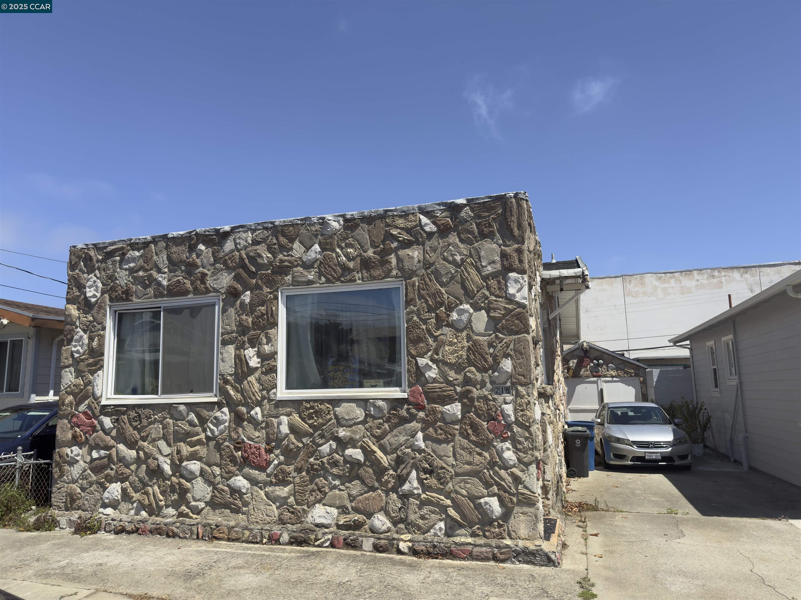 Detail Gallery Image 1 of 27 For 218 Macdonald Ave, Daly City,  CA 94014 - 2 Beds | 1 Baths
