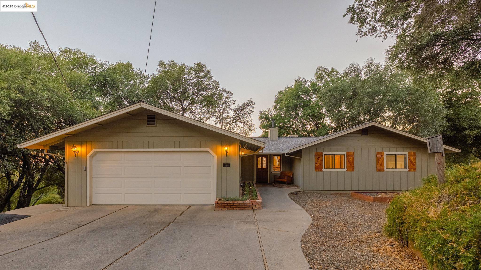 Detail Gallery Image 1 of 47 For 14130 Oak Knoll Rd, Sonora,  CA 95370 - 3 Beds | 2 Baths