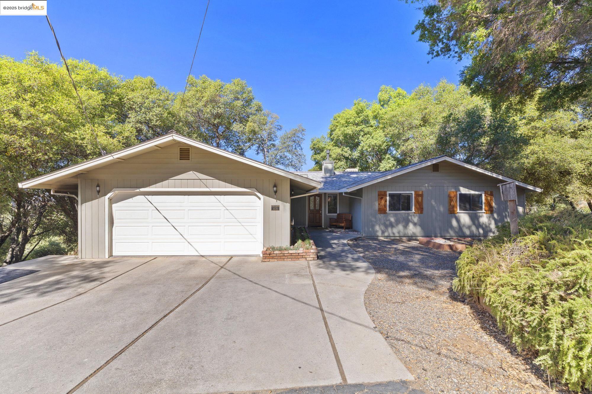 Detail Gallery Image 2 of 47 For 14130 Oak Knoll Rd, Sonora,  CA 95370 - 3 Beds | 2 Baths