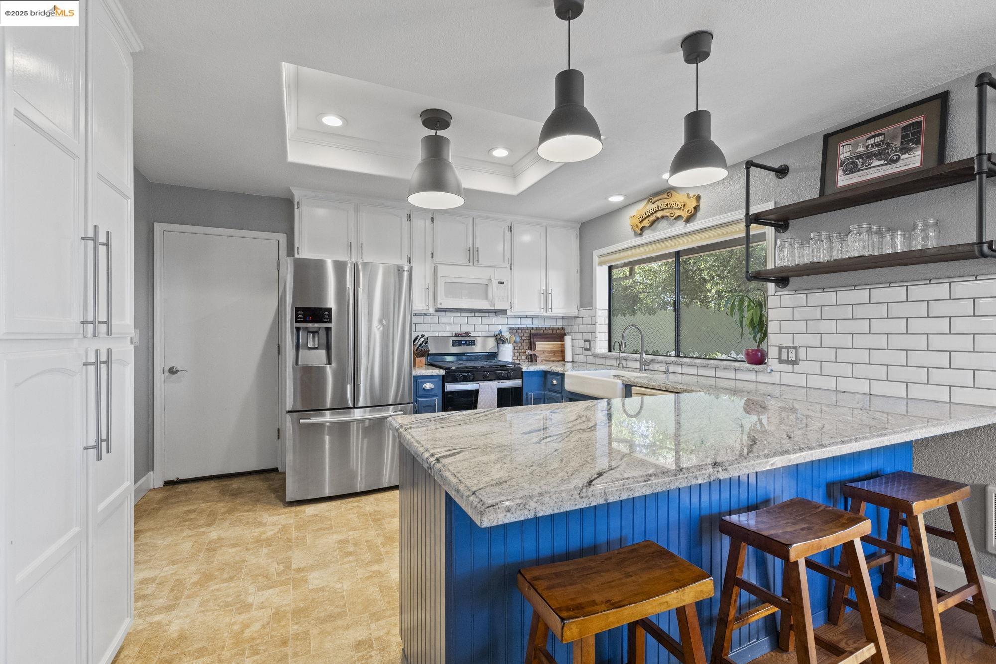 Detail Gallery Image 13 of 47 For 14130 Oak Knoll Rd, Sonora,  CA 95370 - 3 Beds | 2 Baths