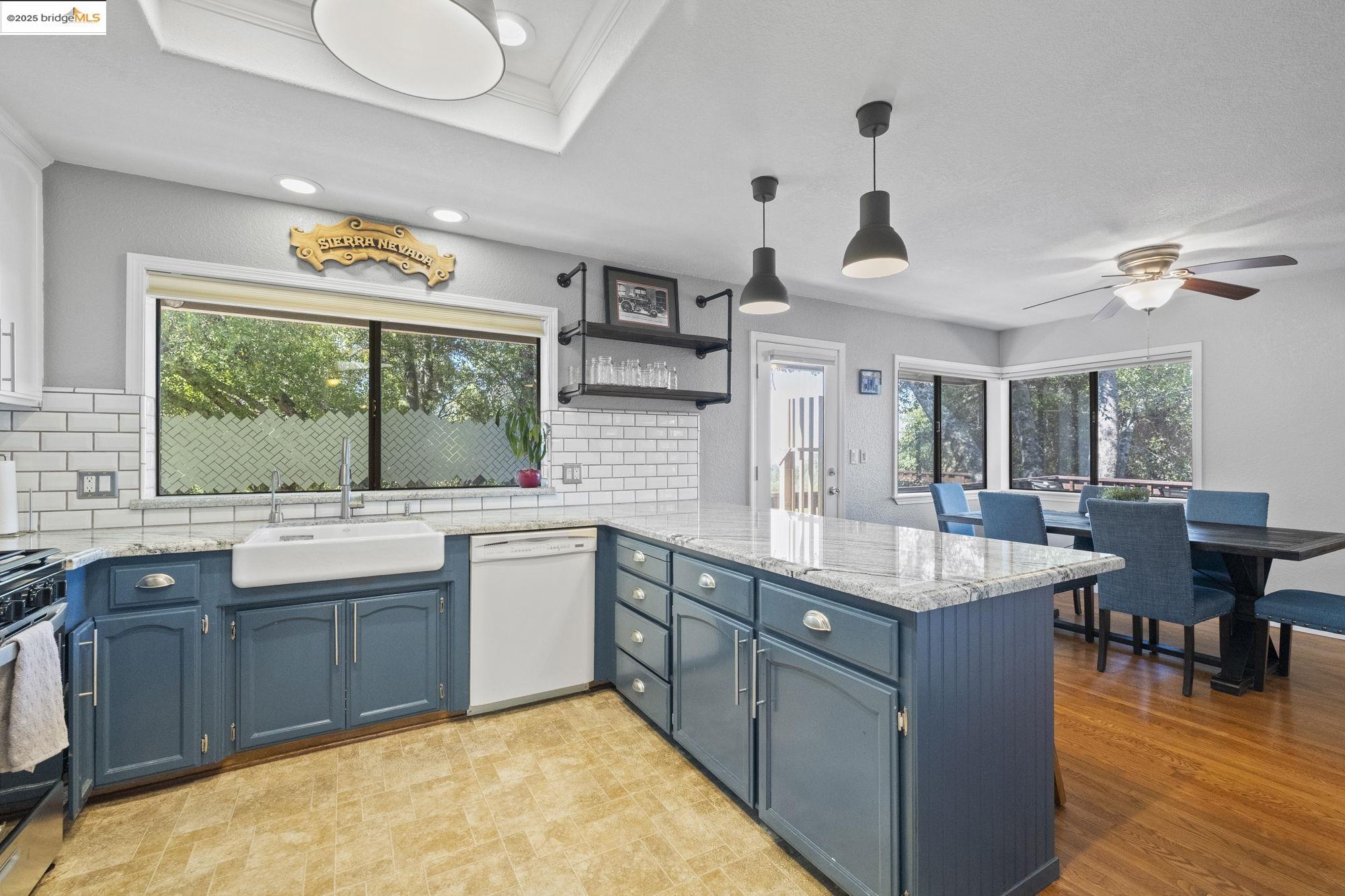 Detail Gallery Image 15 of 47 For 14130 Oak Knoll Rd, Sonora,  CA 95370 - 3 Beds | 2 Baths