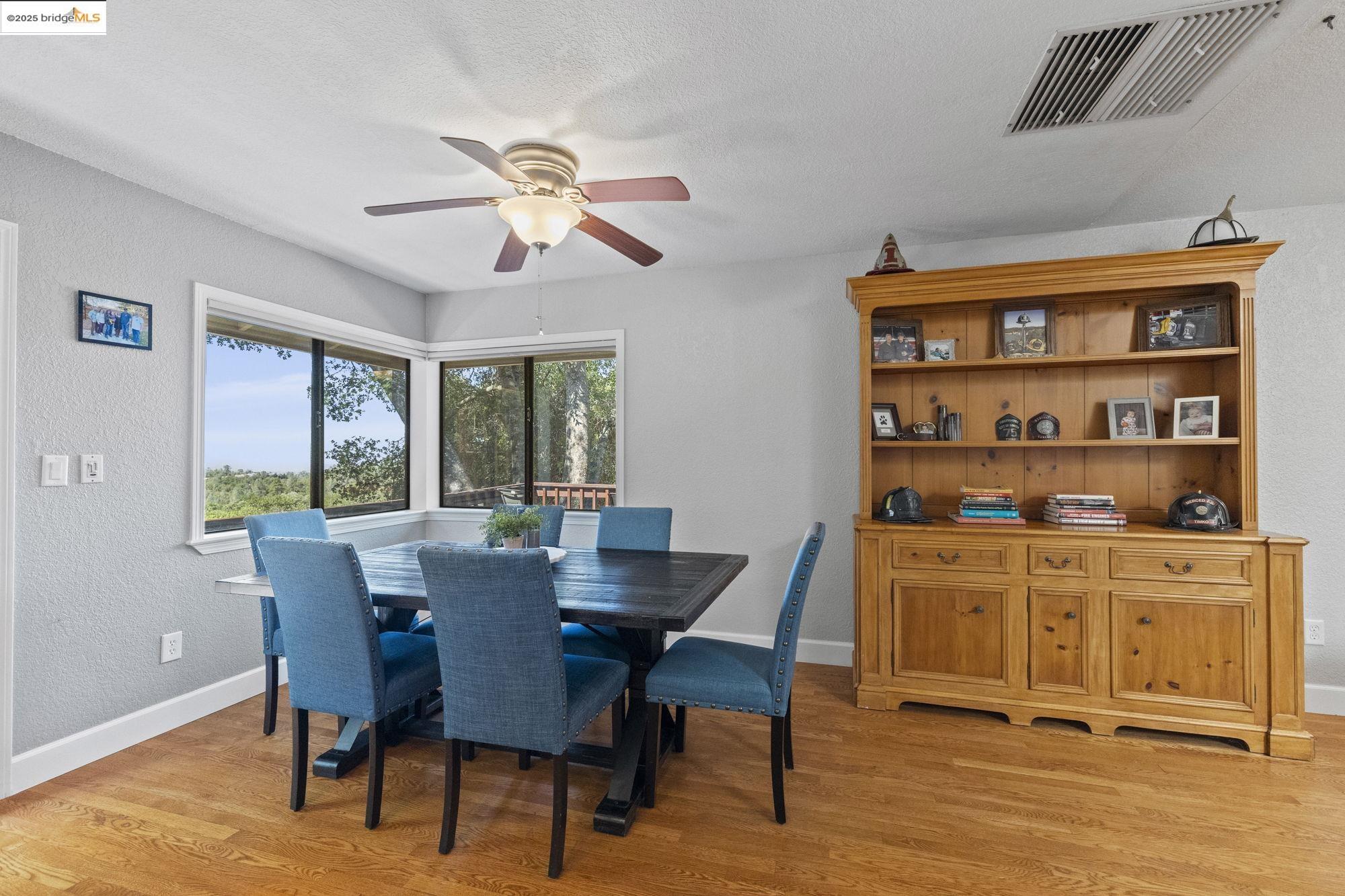 Detail Gallery Image 16 of 47 For 14130 Oak Knoll Rd, Sonora,  CA 95370 - 3 Beds | 2 Baths
