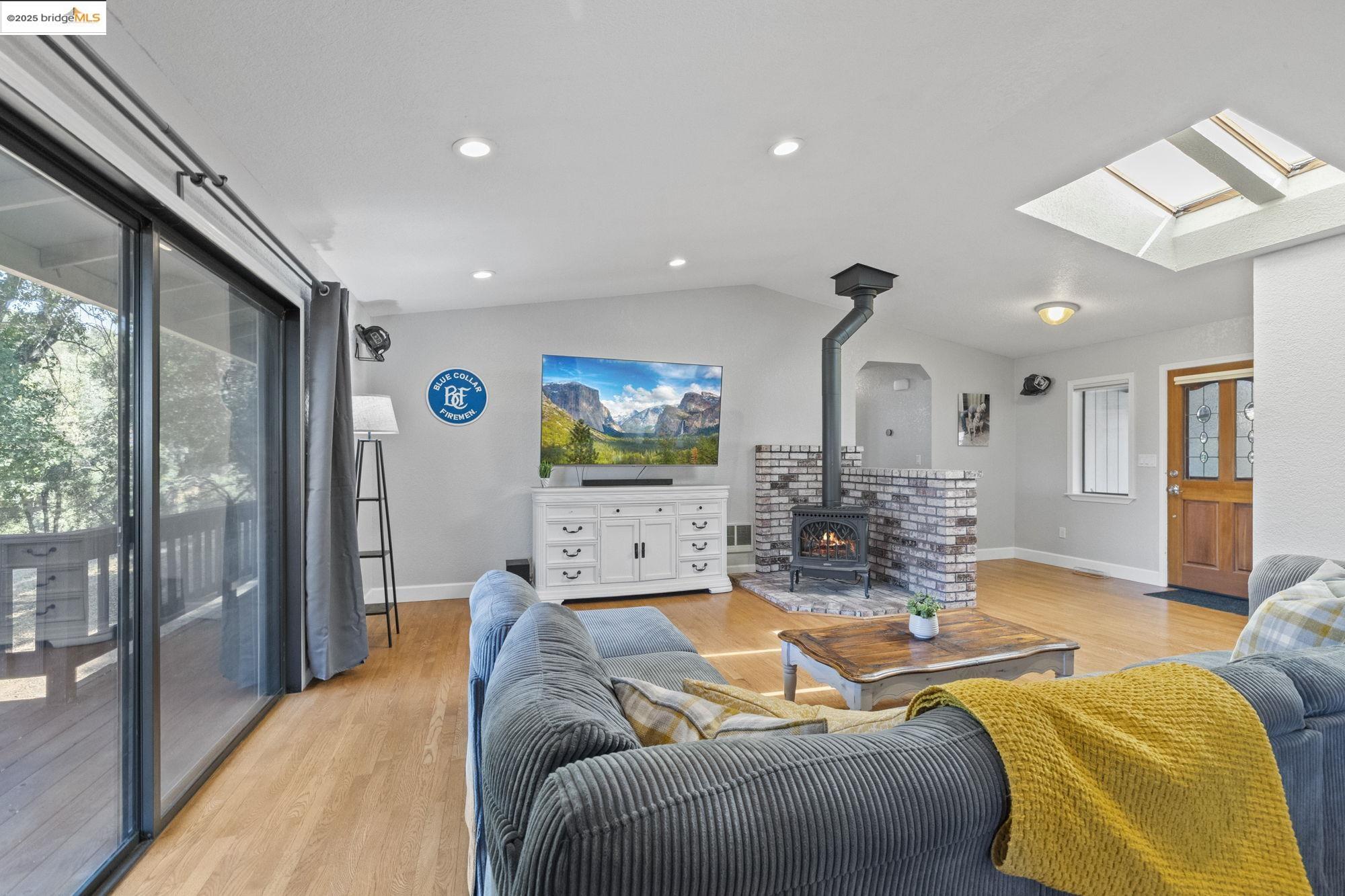Detail Gallery Image 17 of 47 For 14130 Oak Knoll Rd, Sonora,  CA 95370 - 3 Beds | 2 Baths