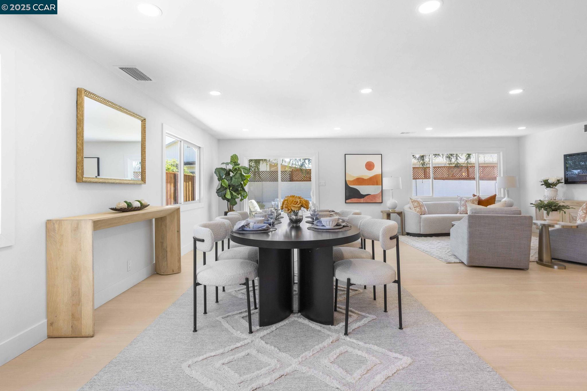 Detail Gallery Image 11 of 38 For 4650 Regina Ln, Concord,  CA 94521 - 3 Beds | 2 Baths