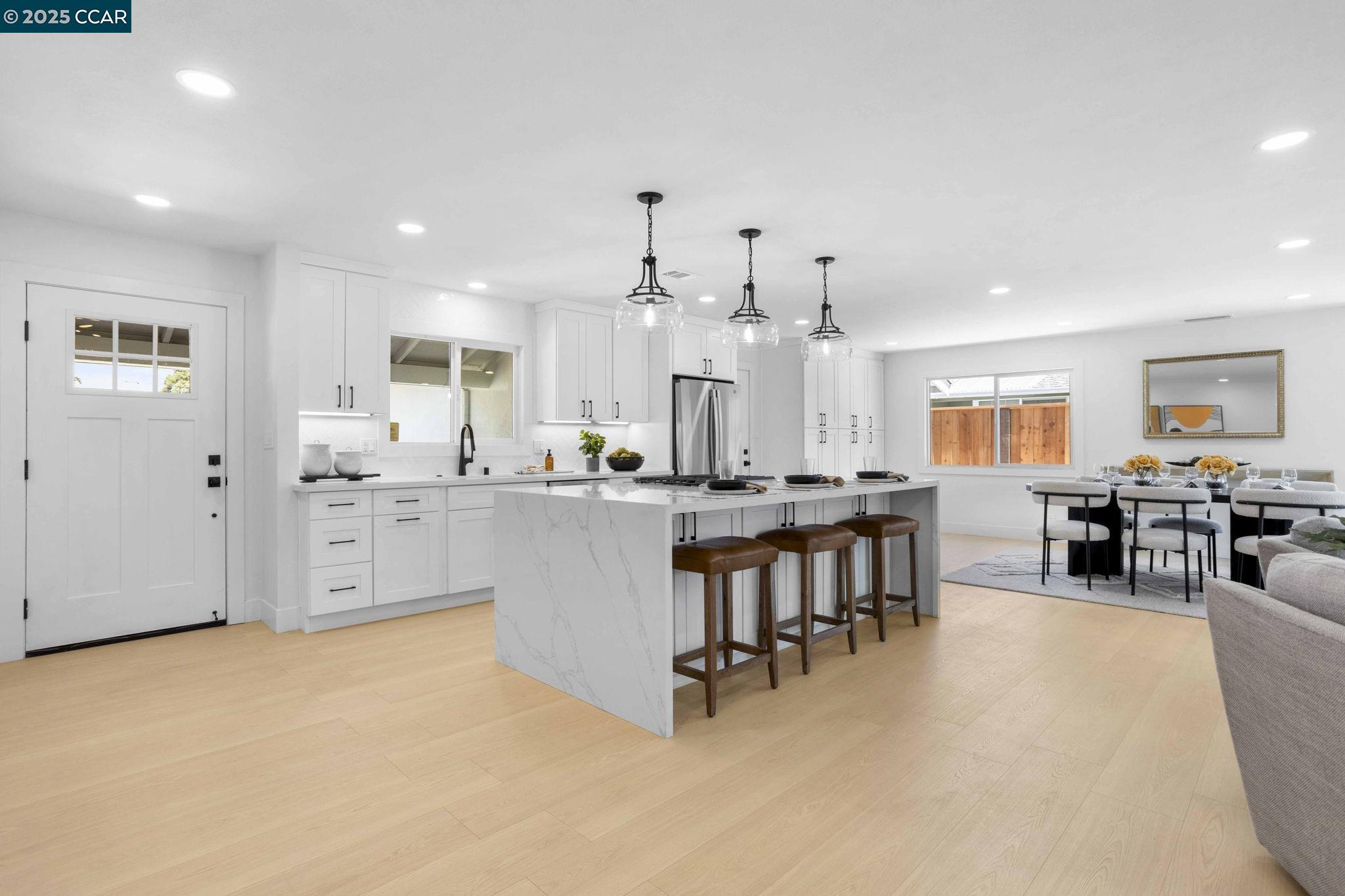 Detail Gallery Image 14 of 38 For 4650 Regina Ln, Concord,  CA 94521 - 3 Beds | 2 Baths