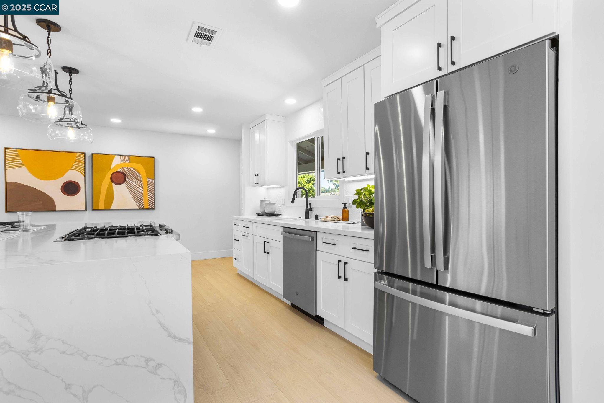 Detail Gallery Image 18 of 38 For 4650 Regina Ln, Concord,  CA 94521 - 3 Beds | 2 Baths