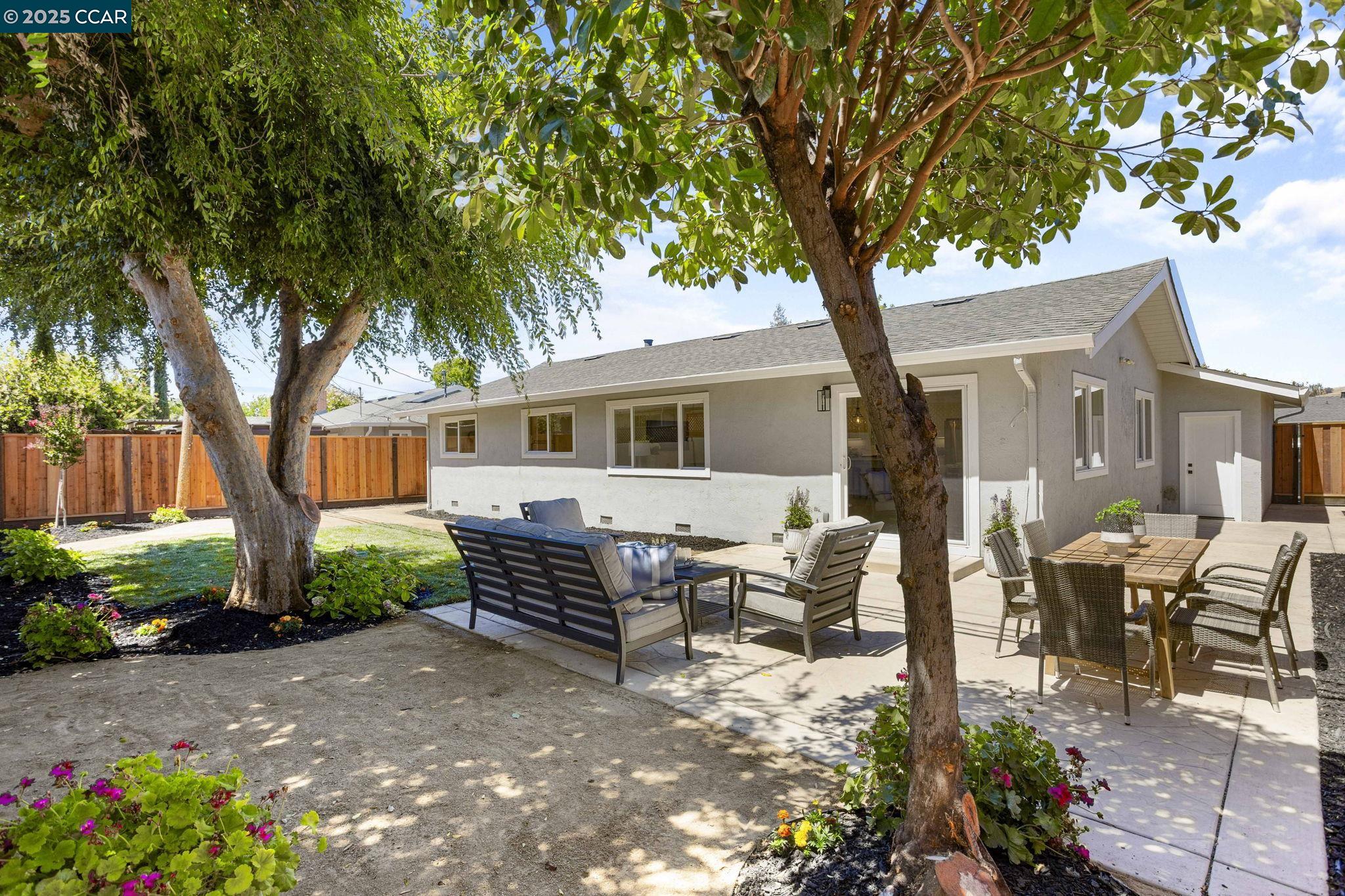 Detail Gallery Image 35 of 38 For 4650 Regina Ln, Concord,  CA 94521 - 3 Beds | 2 Baths