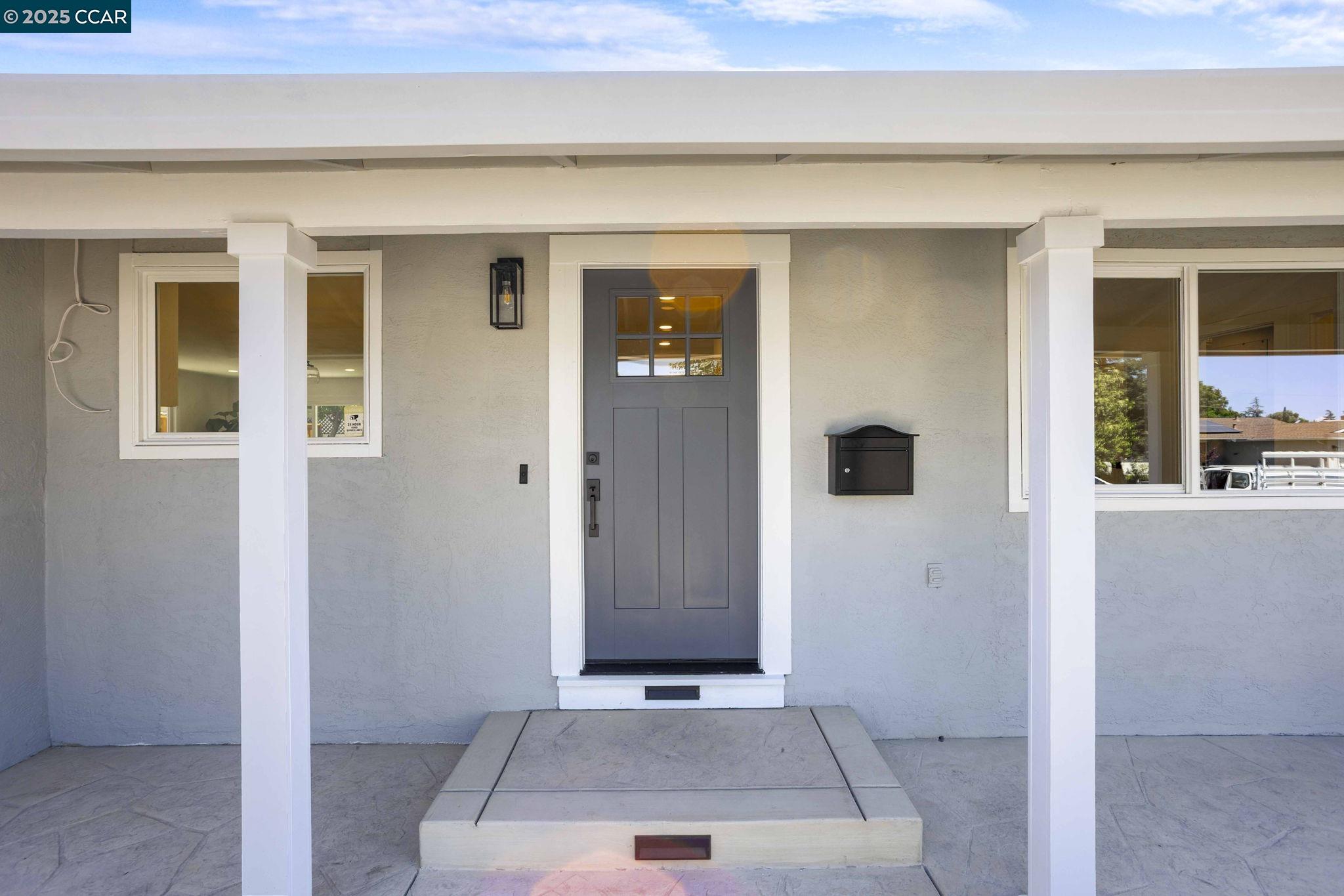 Detail Gallery Image 6 of 38 For 4650 Regina Ln, Concord,  CA 94521 - 3 Beds | 2 Baths