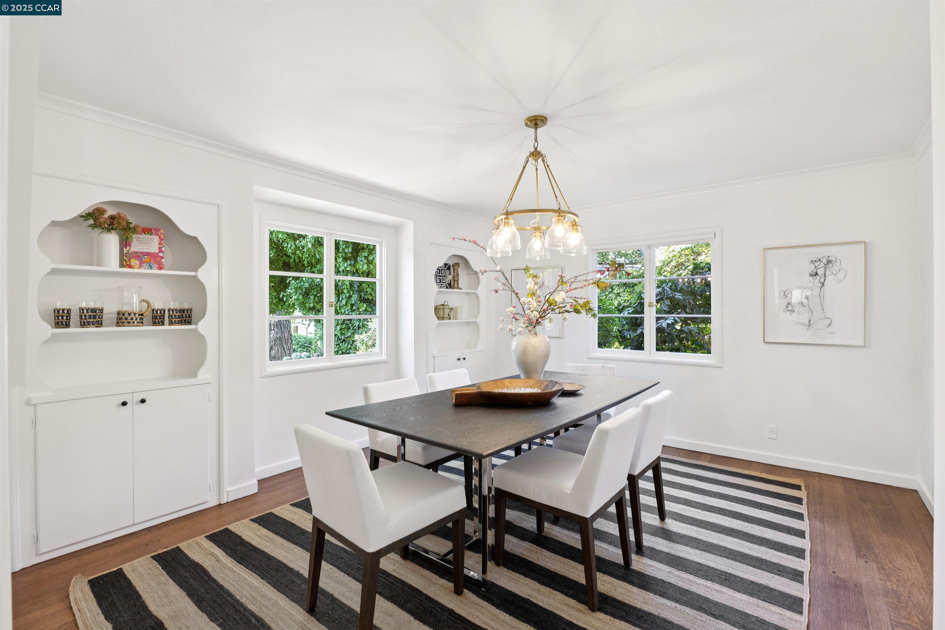 Detail Gallery Image 12 of 46 For 4 El Verano, Orinda,  CA 94563 - 4 Beds | 2/1 Baths