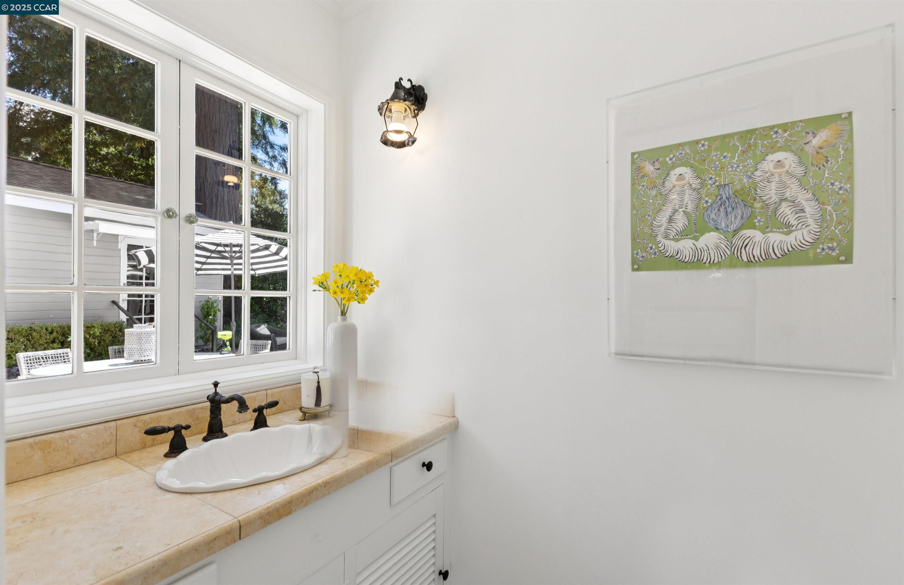 Detail Gallery Image 19 of 46 For 4 El Verano, Orinda,  CA 94563 - 4 Beds | 2/1 Baths