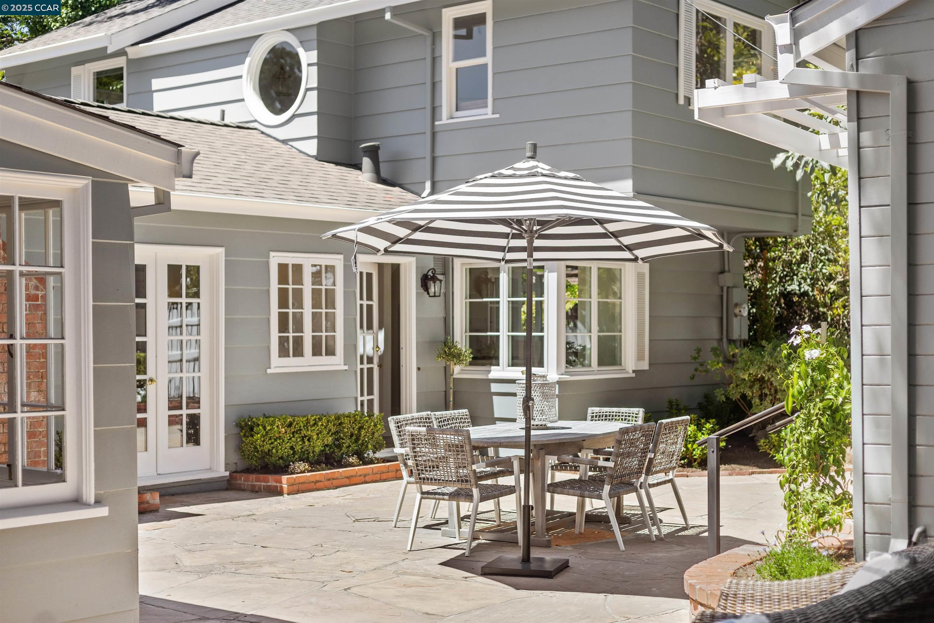Detail Gallery Image 35 of 46 For 4 El Verano, Orinda,  CA 94563 - 4 Beds | 2/1 Baths