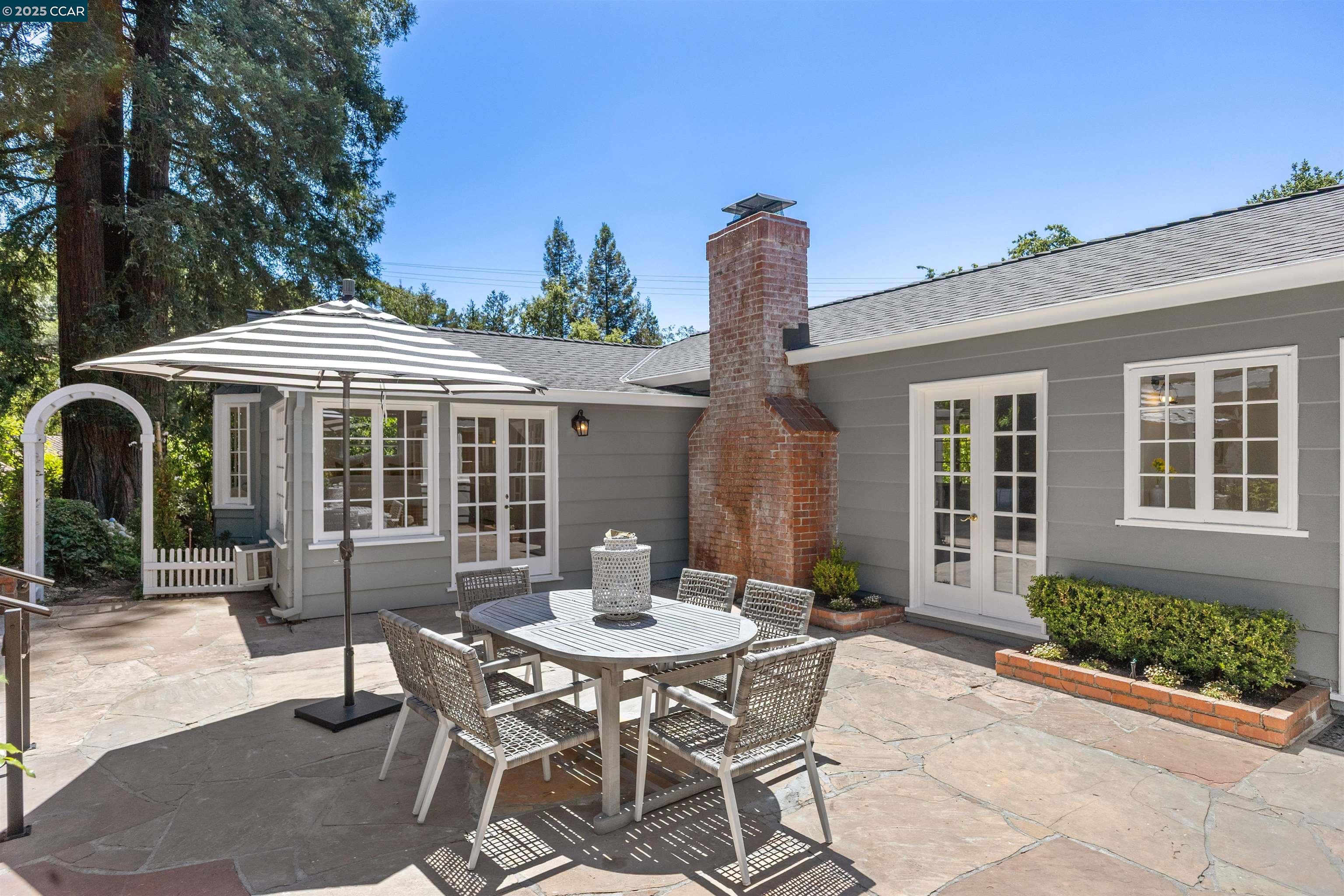 Detail Gallery Image 36 of 46 For 4 El Verano, Orinda,  CA 94563 - 4 Beds | 2/1 Baths