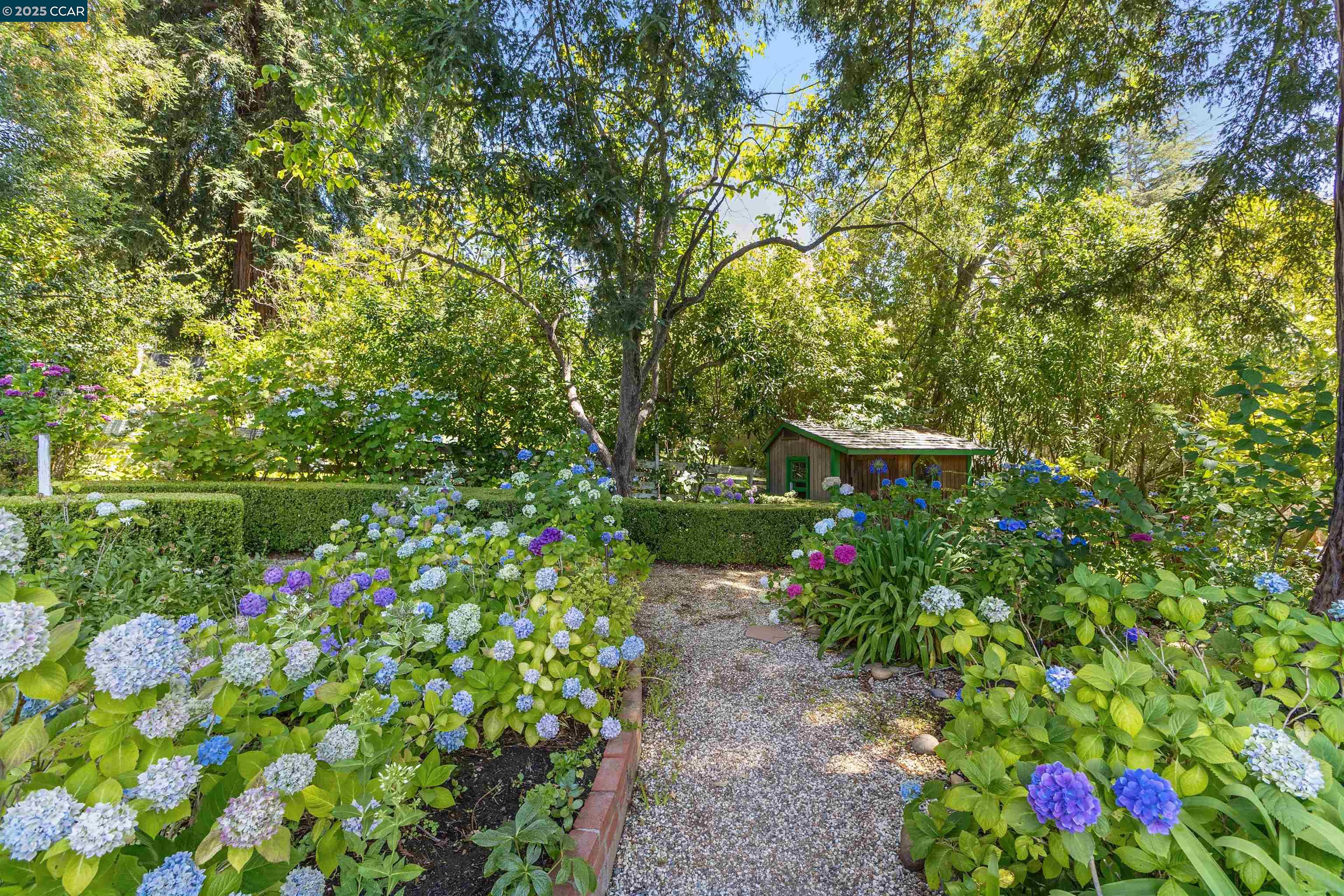 Detail Gallery Image 41 of 46 For 4 El Verano, Orinda,  CA 94563 - 4 Beds | 2/1 Baths