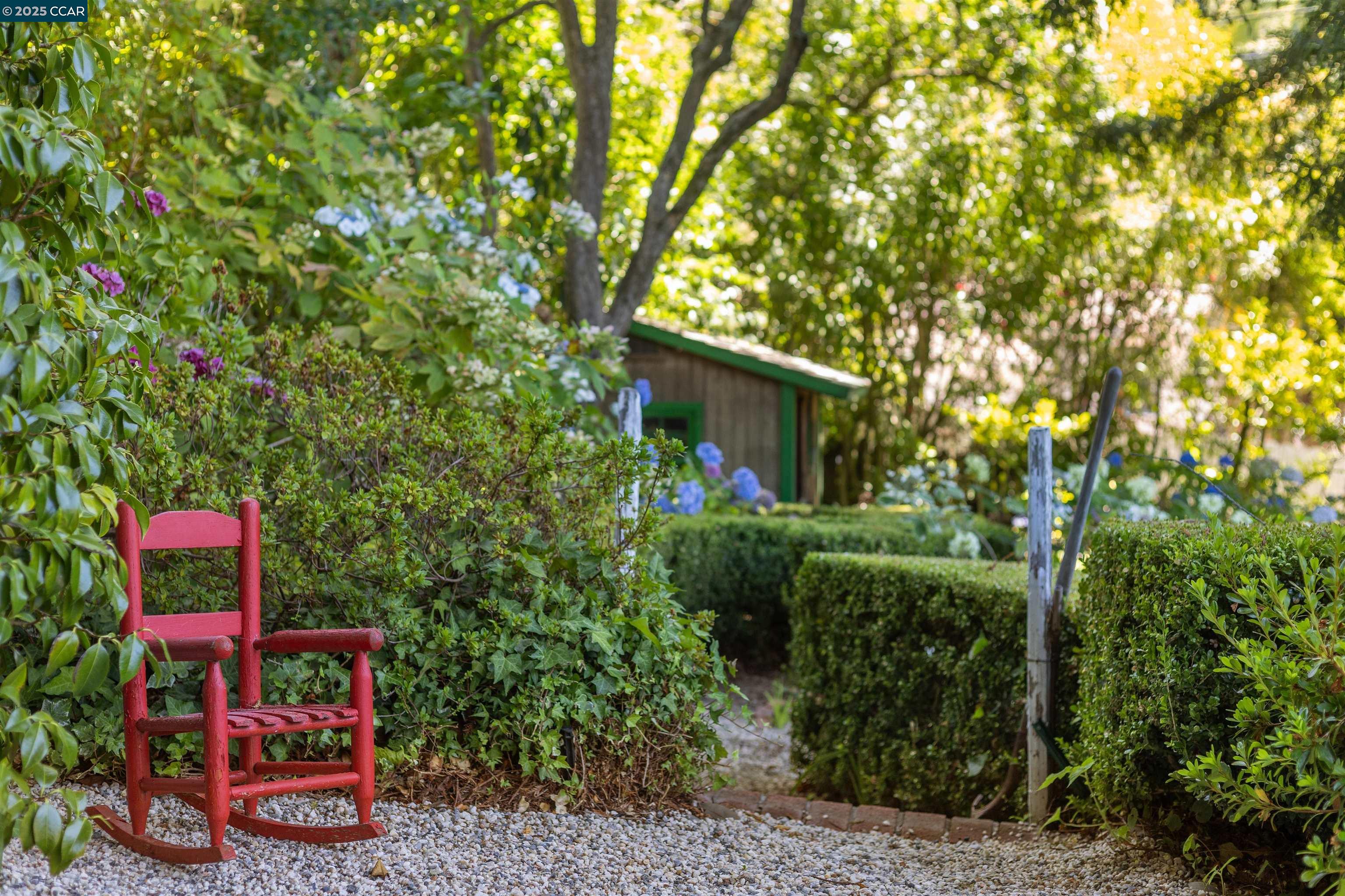 Detail Gallery Image 44 of 46 For 4 El Verano, Orinda,  CA 94563 - 4 Beds | 2/1 Baths