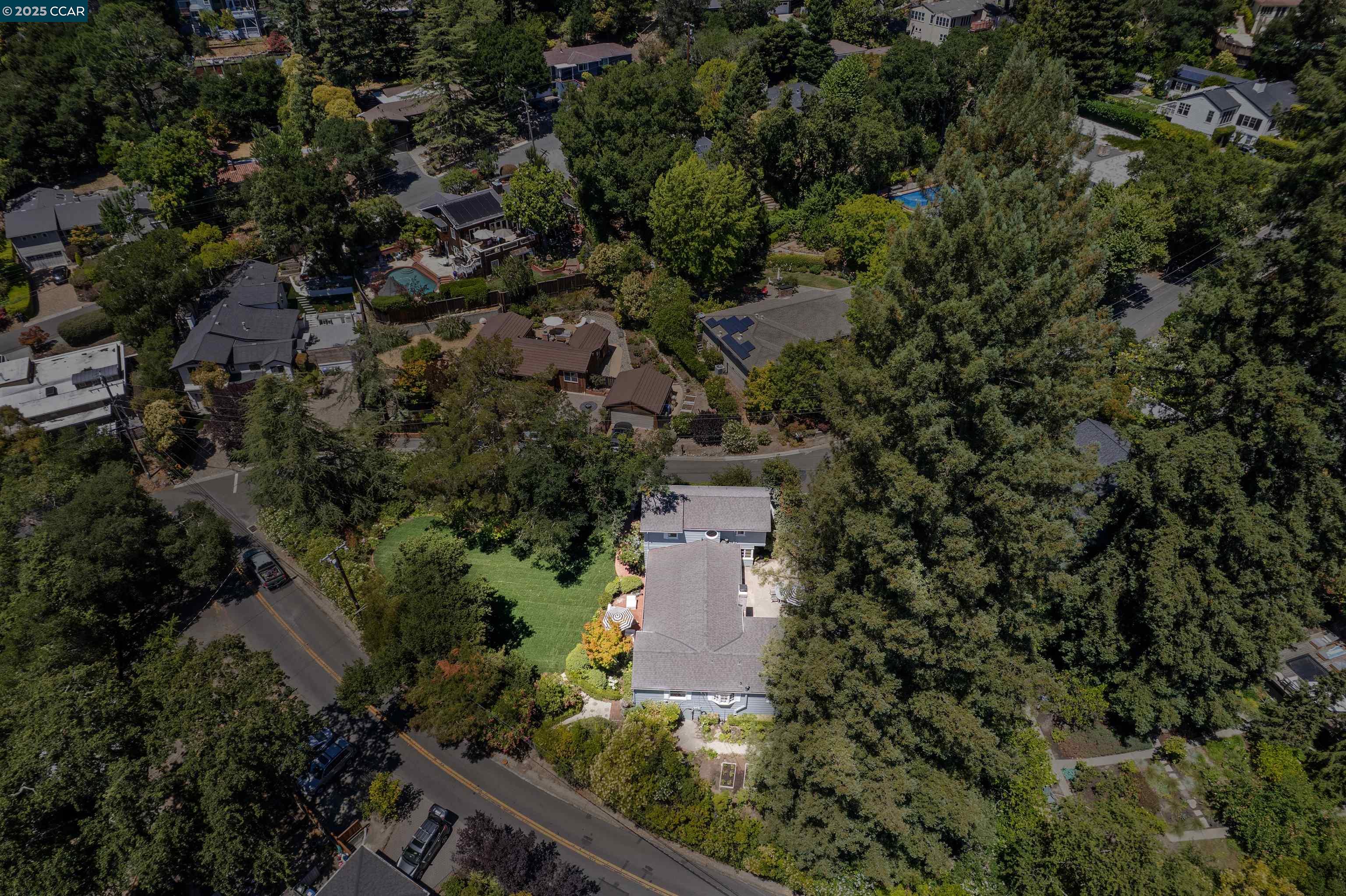 Detail Gallery Image 46 of 46 For 4 El Verano, Orinda,  CA 94563 - 4 Beds | 2/1 Baths