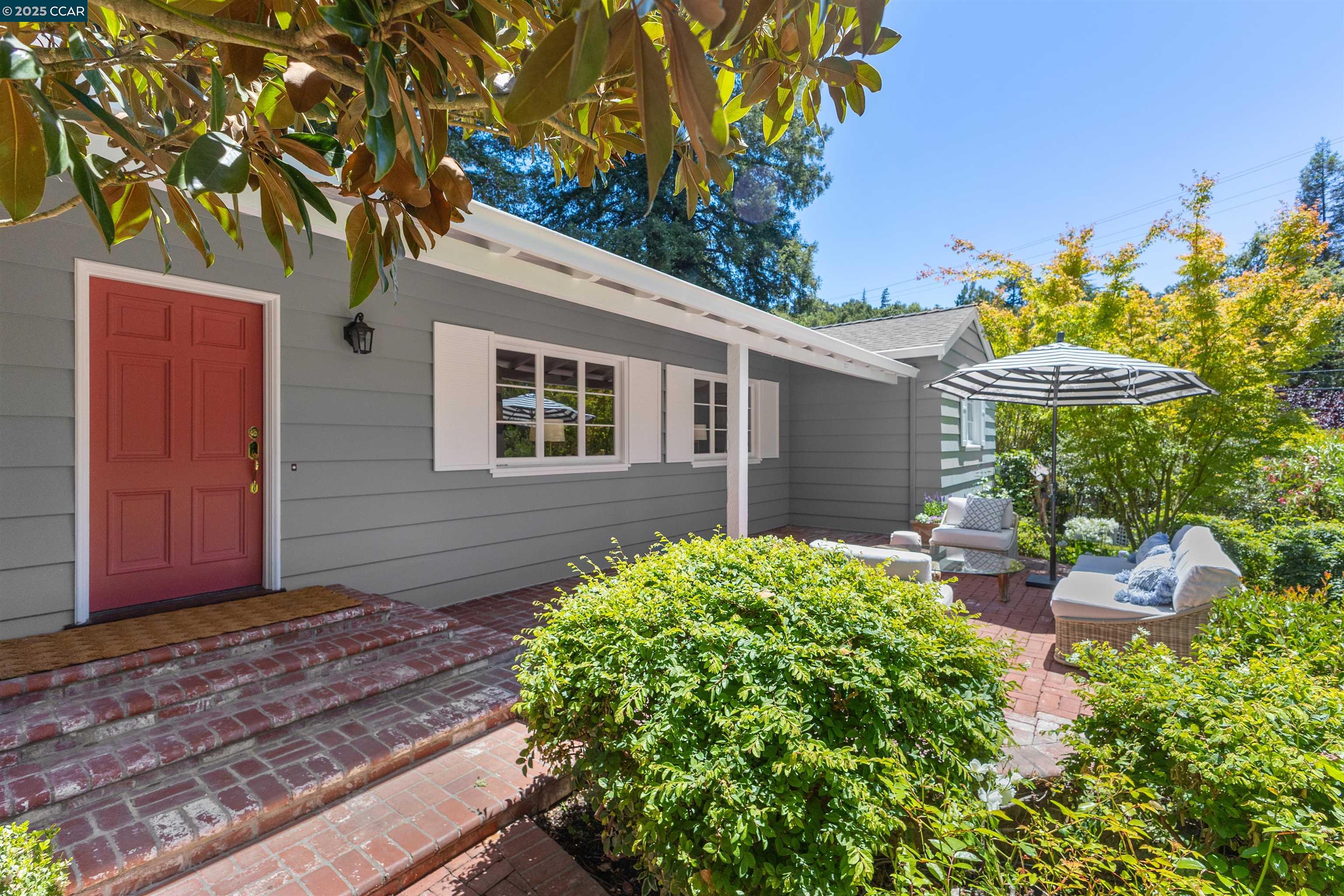Detail Gallery Image 6 of 46 For 4 El Verano, Orinda,  CA 94563 - 4 Beds | 2/1 Baths