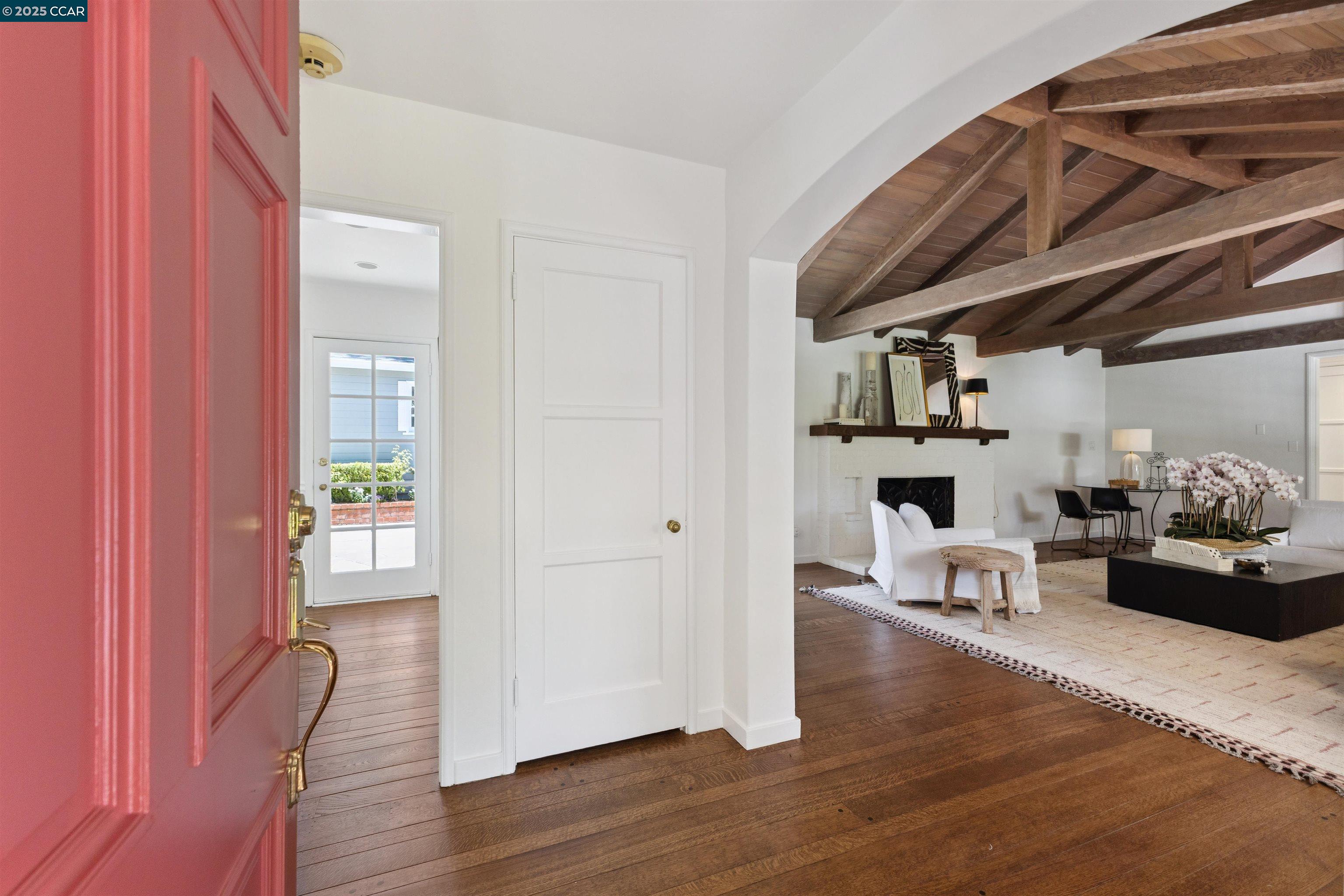 Detail Gallery Image 8 of 46 For 4 El Verano, Orinda,  CA 94563 - 4 Beds | 2/1 Baths