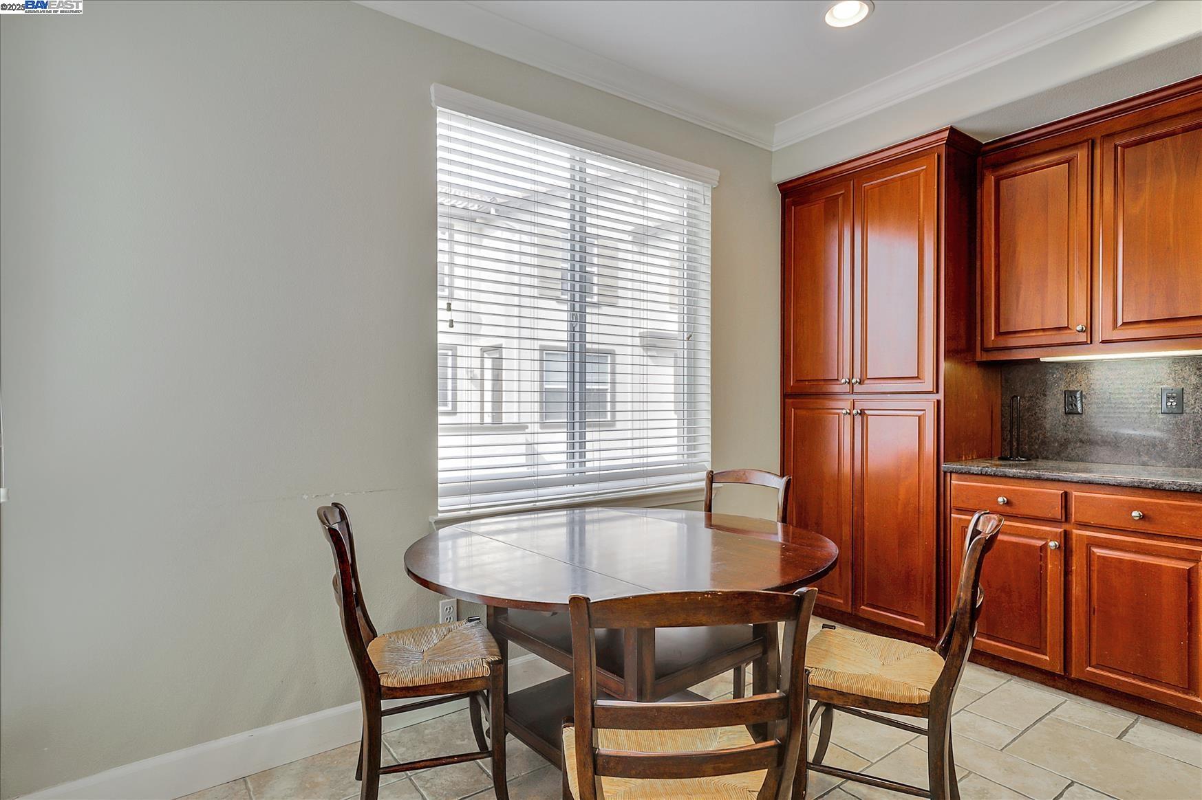 Detail Gallery Image 11 of 23 For 6320 Byron Ln, San Ramon,  CA 94582 - 4 Beds | 3 Baths