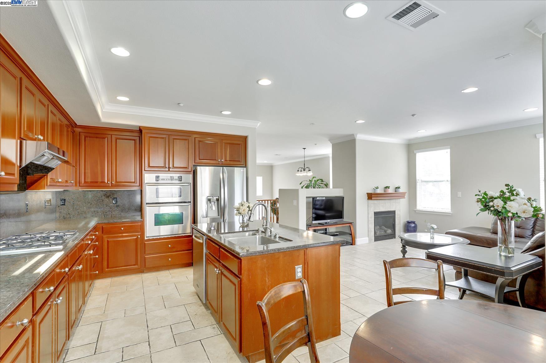 Detail Gallery Image 7 of 23 For 6320 Byron Ln, San Ramon,  CA 94582 - 4 Beds | 3 Baths
