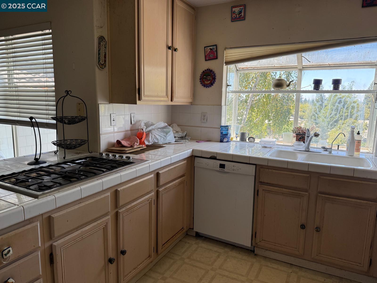 Detail Gallery Image 14 of 15 For 149 Alice St, Santa Rosa,  CA 95409 - 3 Beds | 2/1 Baths