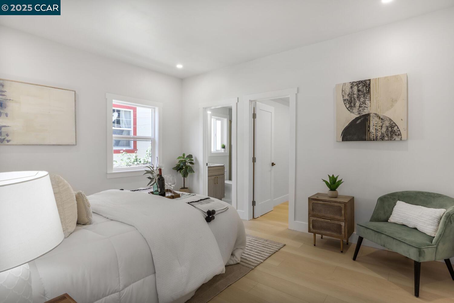 Detail Gallery Image 14 of 27 For 2155 Rosedale Ave, Oakland,  CA 94601 - 3 Beds | 2 Baths