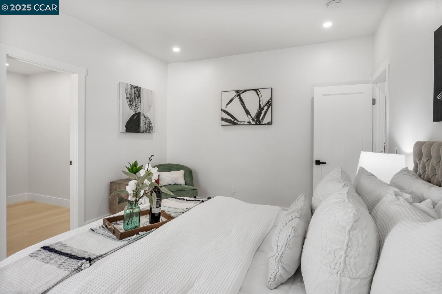 Detail Gallery Image 17 of 27 For 2155 Rosedale Ave, Oakland,  CA 94601 - 3 Beds | 2 Baths