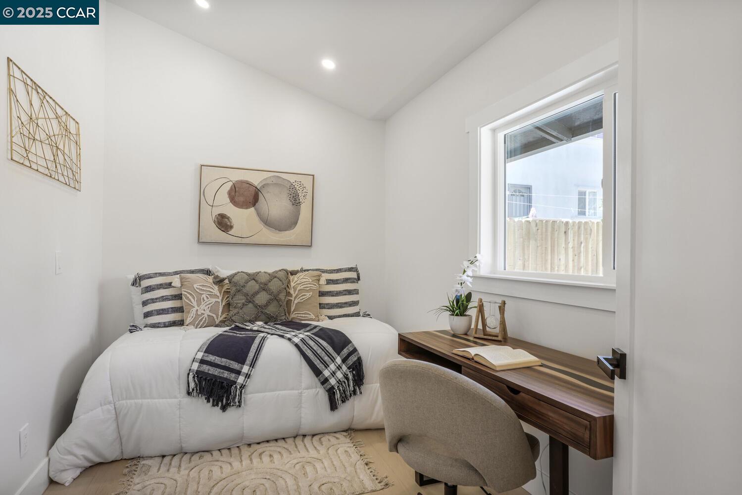 Detail Gallery Image 21 of 27 For 2155 Rosedale Ave, Oakland,  CA 94601 - 3 Beds | 2 Baths