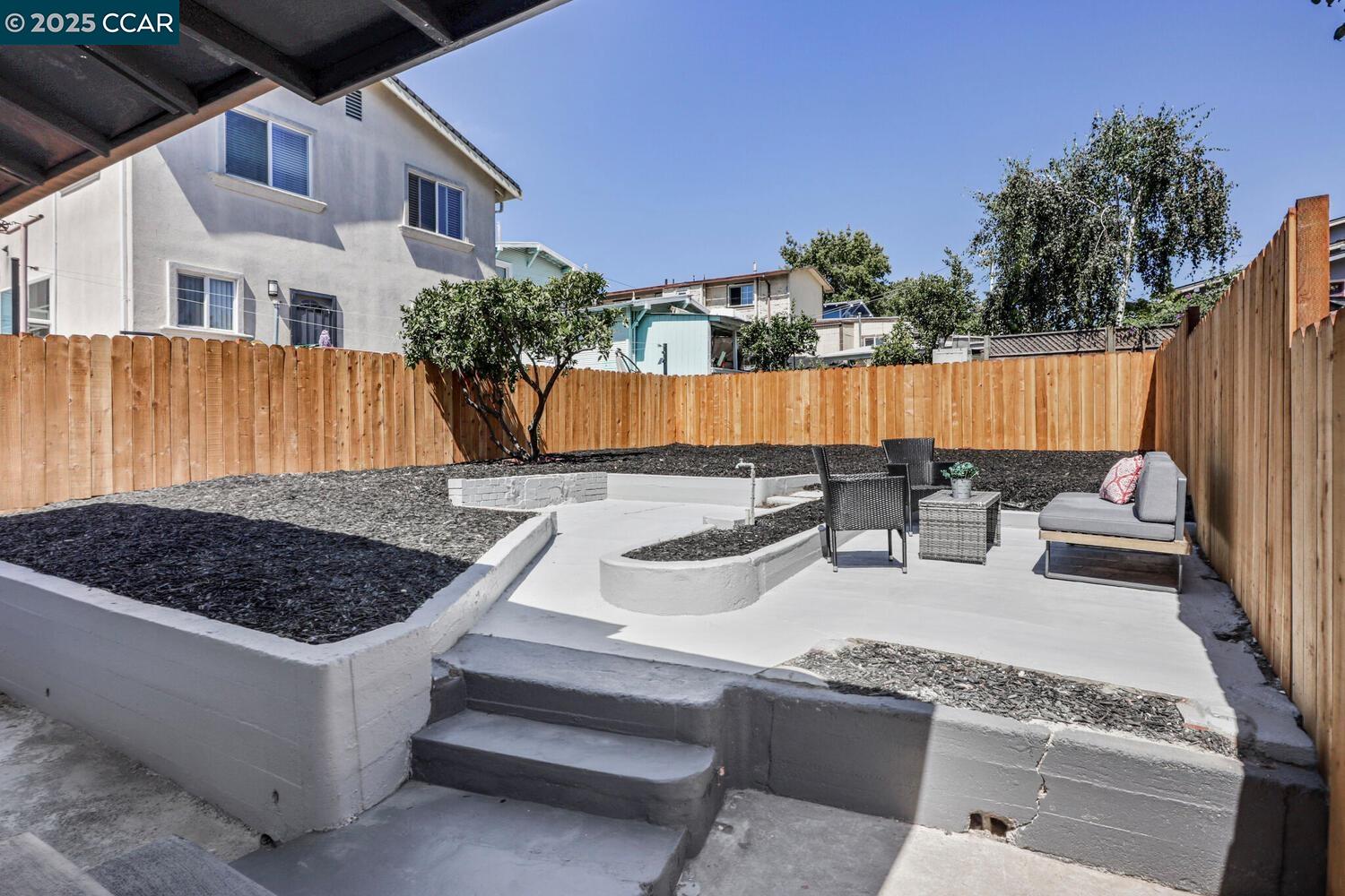 Detail Gallery Image 23 of 27 For 2155 Rosedale Ave, Oakland,  CA 94601 - 3 Beds | 2 Baths