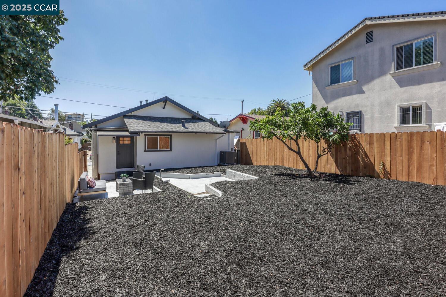 Detail Gallery Image 24 of 27 For 2155 Rosedale Ave, Oakland,  CA 94601 - 3 Beds | 2 Baths