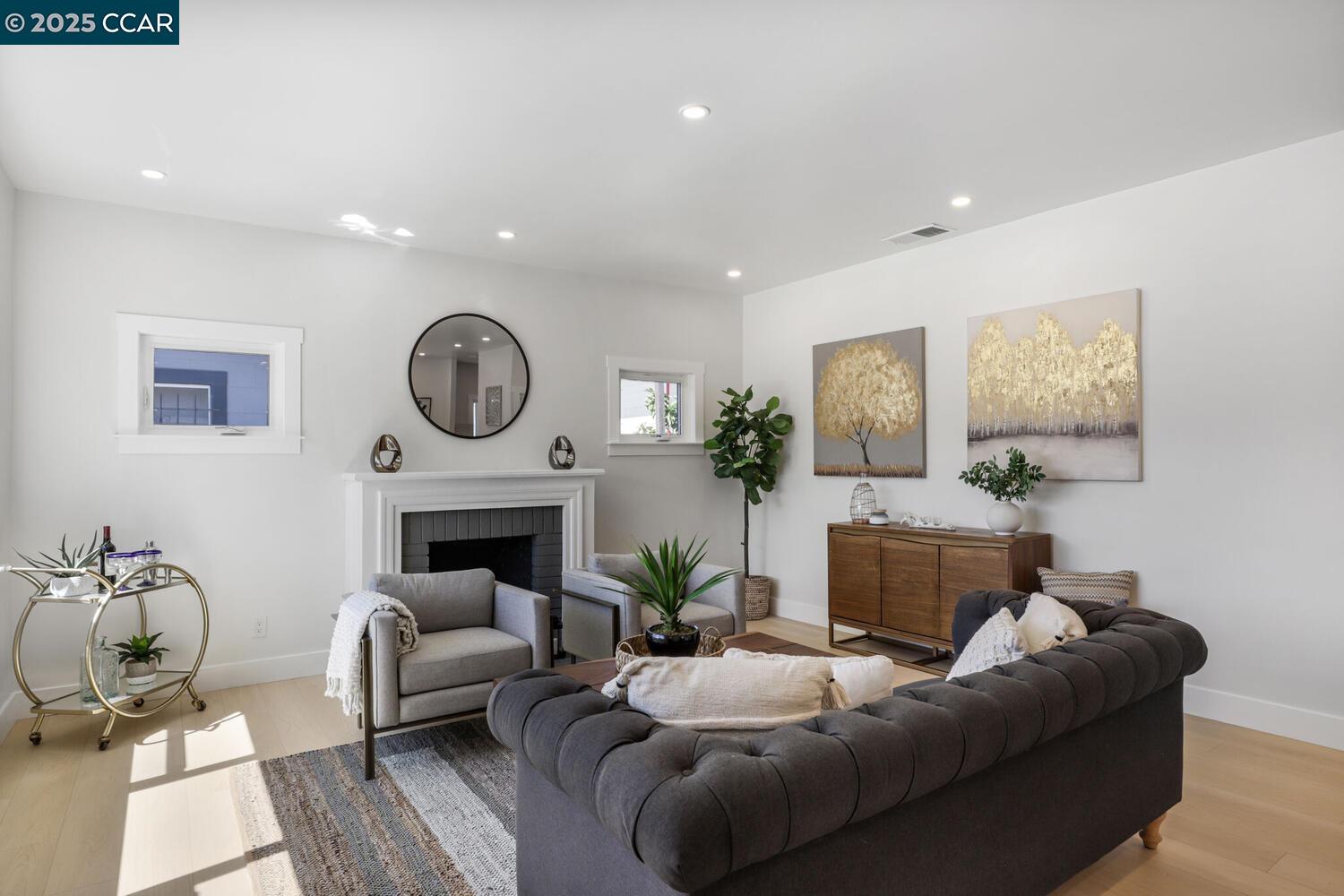Detail Gallery Image 5 of 27 For 2155 Rosedale Ave, Oakland,  CA 94601 - 3 Beds | 2 Baths