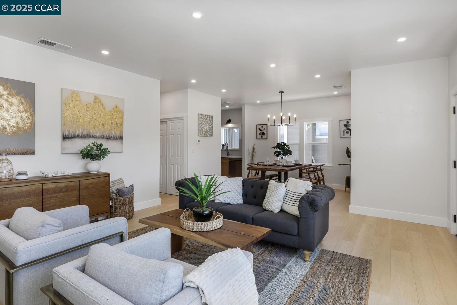 Detail Gallery Image 7 of 27 For 2155 Rosedale Ave, Oakland,  CA 94601 - 3 Beds | 2 Baths