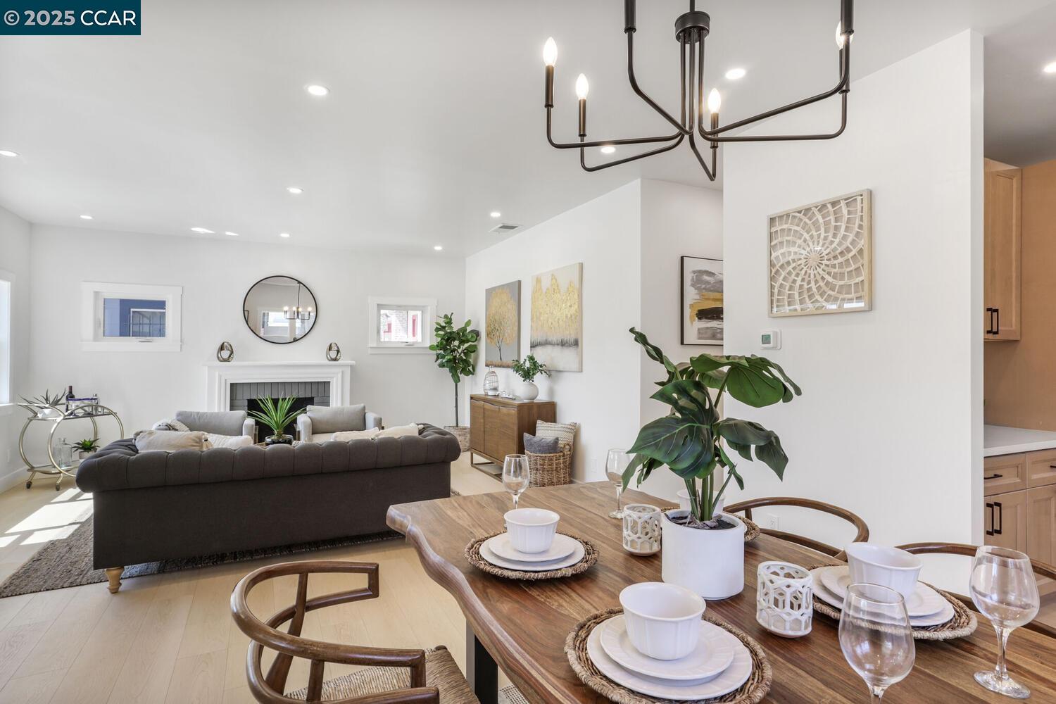 Detail Gallery Image 9 of 27 For 2155 Rosedale Ave, Oakland,  CA 94601 - 3 Beds | 2 Baths