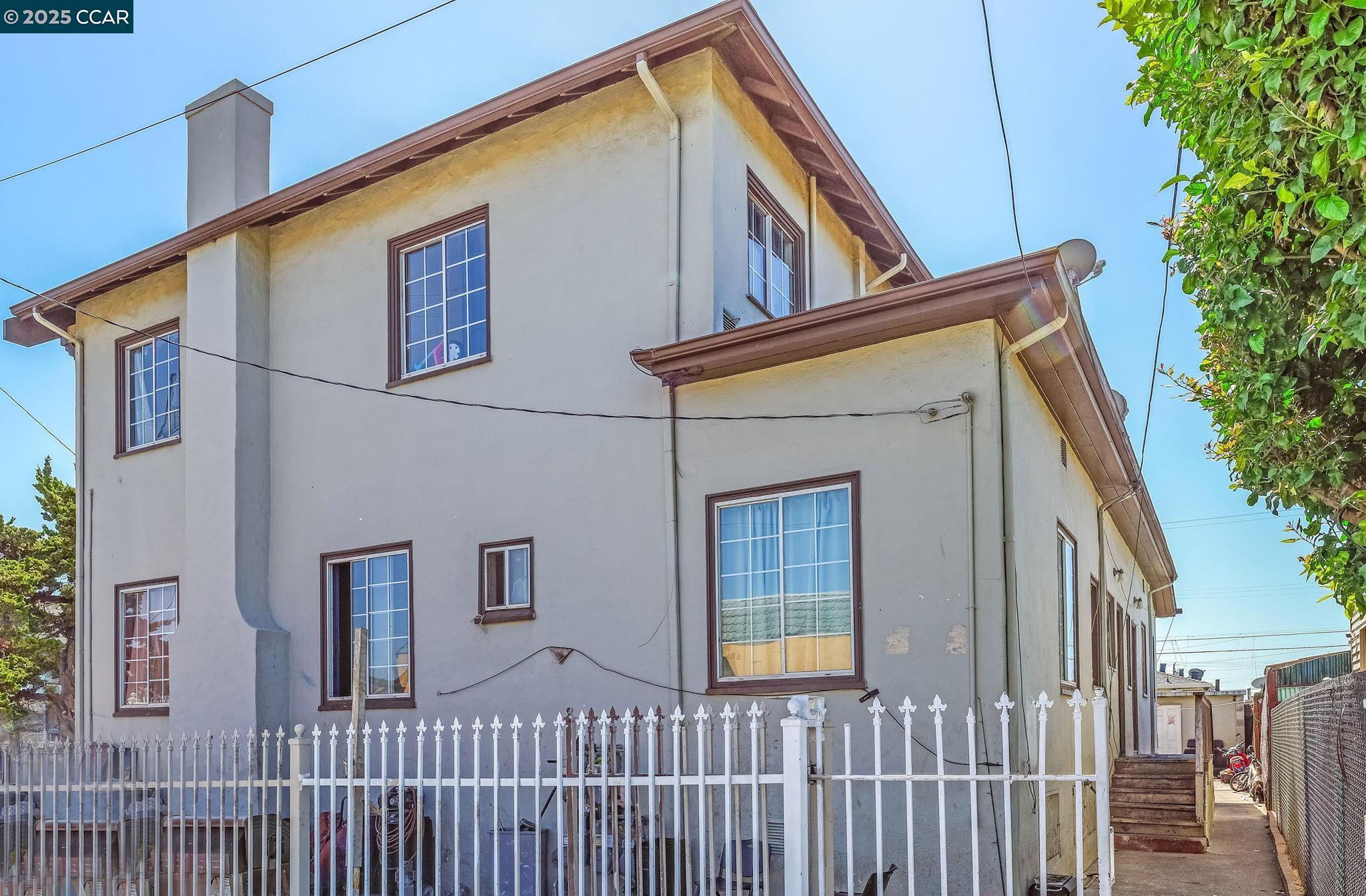 Detail Gallery Image 1 of 2 For 1362 104th Ave, Oakland,  CA 94603 - – Beds | – Baths