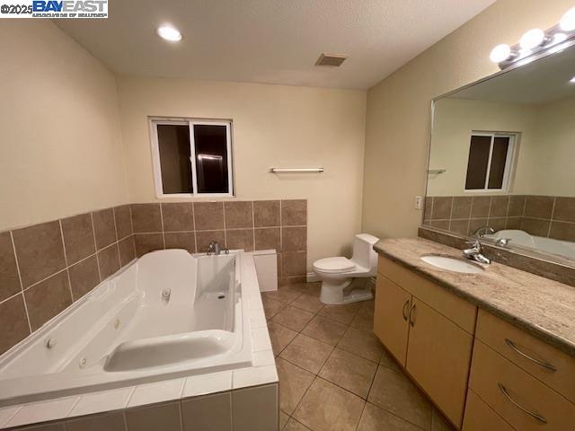 Detail Gallery Image 9 of 24 For 108 Lund Ave, Hayward,  CA 94544 - 4 Beds | 3/1 Baths