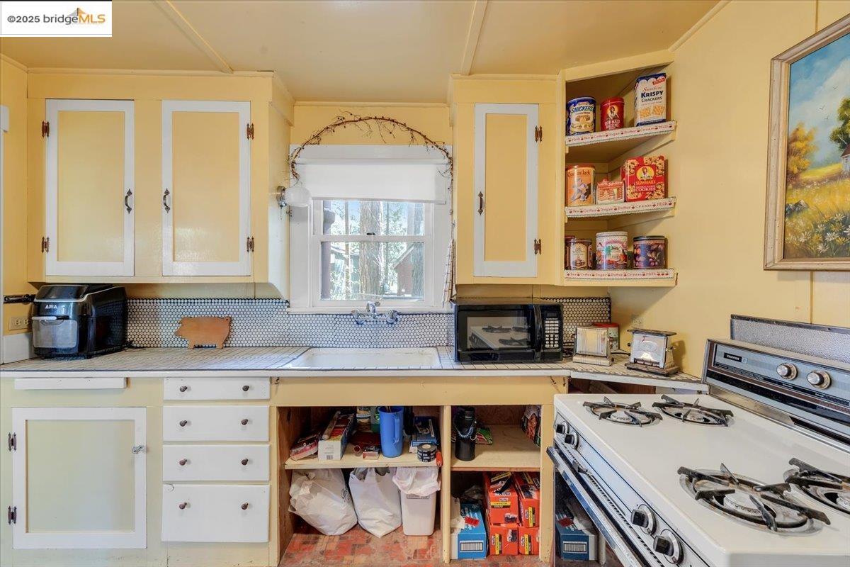 Detail Gallery Image 10 of 38 For 25885 Mono Drive, Long Barn,  CA 95335 - 2 Beds | 1/1 Baths