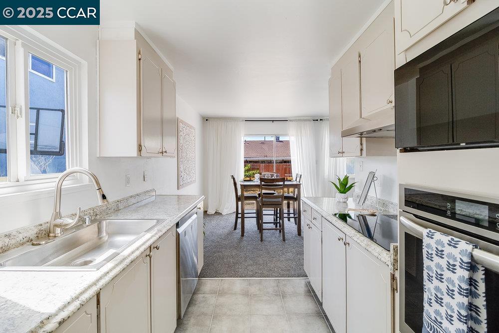 Detail Gallery Image 14 of 30 For 4524 Bell Ct, Richmond,  CA 94804 - 3 Beds | 2 Baths